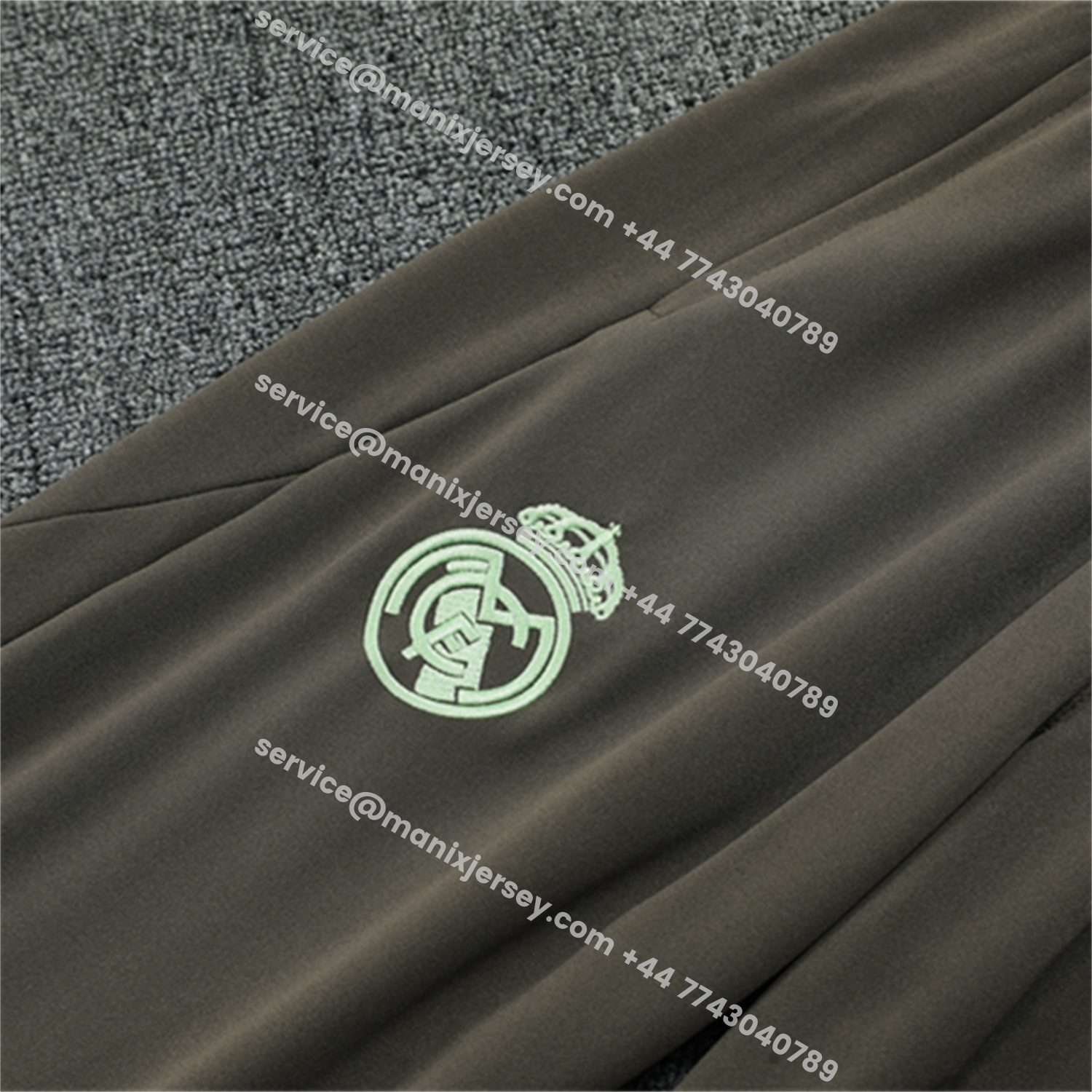 ManixJersey.com | Real Madrid 25-26 Long Sleeve Training Set - Player Version - Khaki Top and Khaki Pants -Customize Name, Number and Patch | Worldwide Shipping