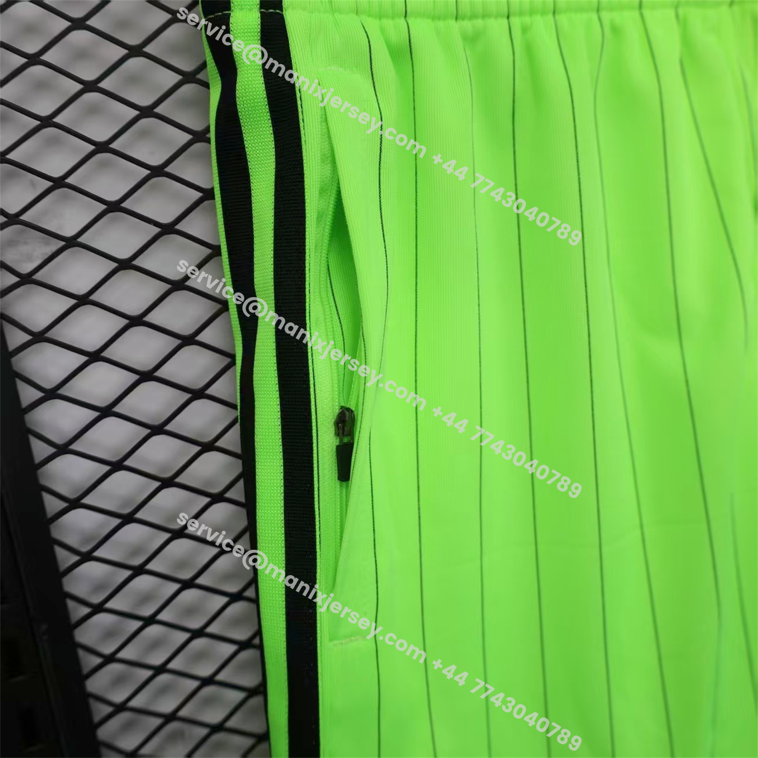 ManixJersey.com | Celtic 25-26 Trefoil Green Travel Shorts - Player Version -Customize Name, Number and Patch | Worldwide Shipping