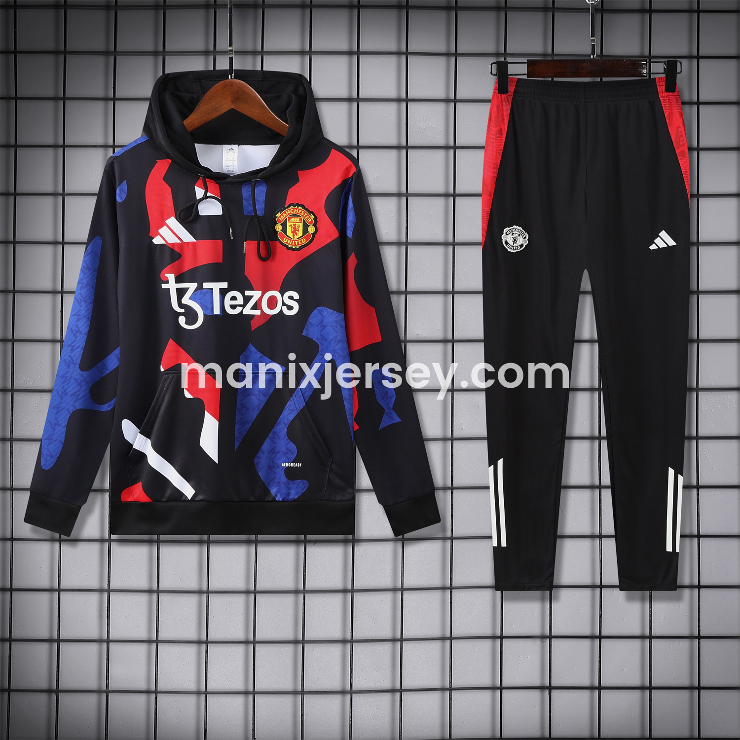 ManixJersey.com | Manchester United 24-25 Pre-Match Traning Hoodie Set - Black Top and Pants -Customize Name, Number and Patch | Worldwide Shipping