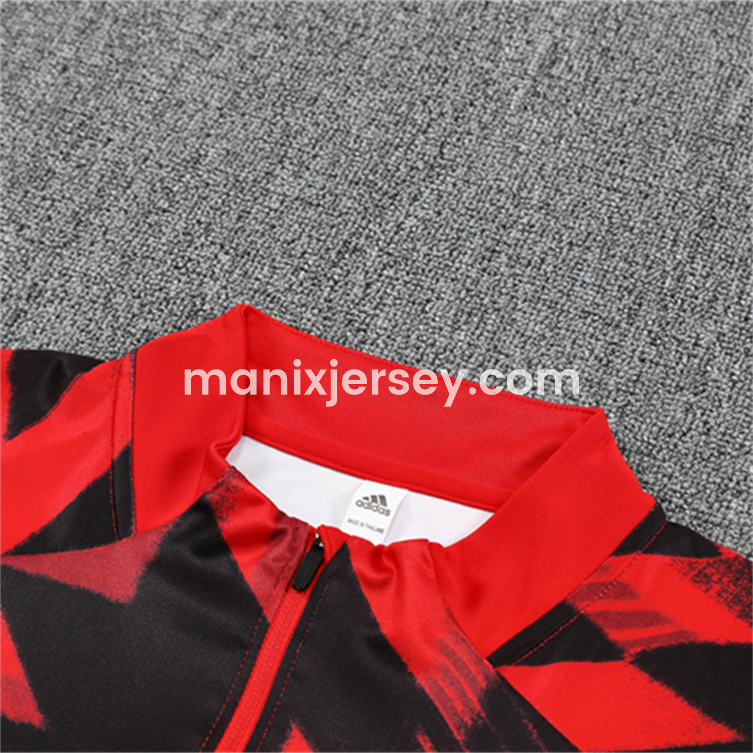 ManixJersey.com | Manchester United 25-26 Long Sleeves Training Set - Red-Black Top & Black Pants -Customize Name, Number and Patch | Worldwide Shipping