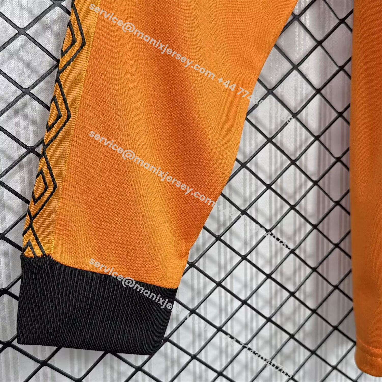 ManixJersey.com | Retro Wolverhampton Wanderers Wolves 1979-82 Home Long Sleeves Jersey - Fans Version -Customize Name, Number and Patch | Worldwide Shipping