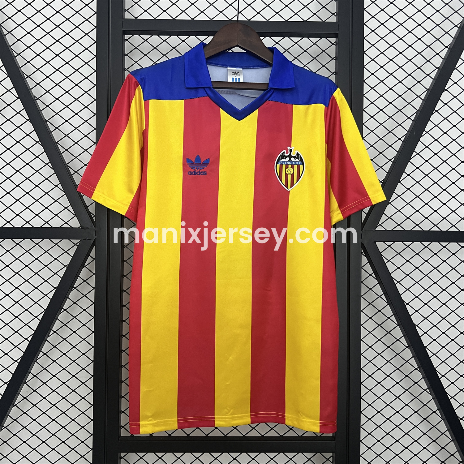 ManixJersey.com | Retro Valencia 1980-82 Away Jersey -Customize Name, Number and Patch | Worldwide Shipping