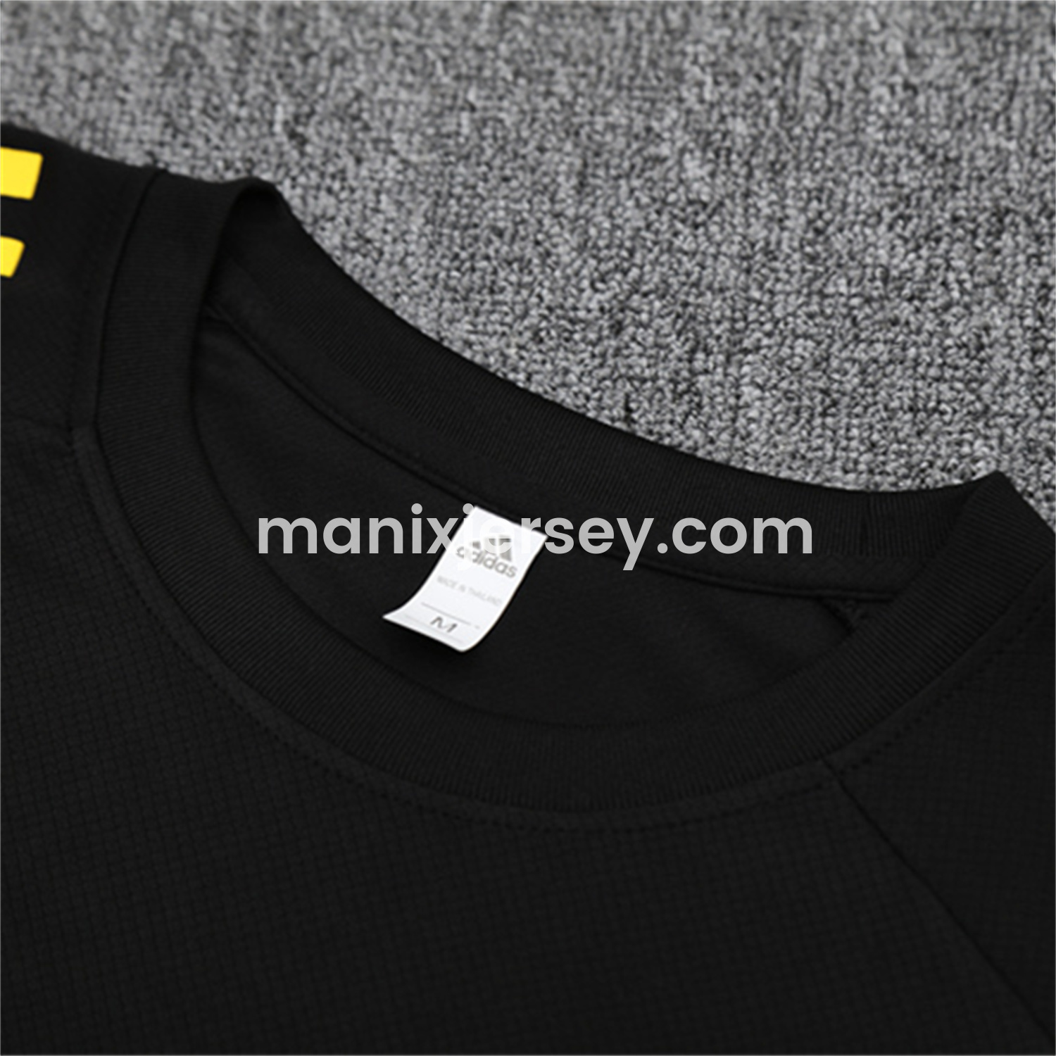 ManixJersey.com | Manchester United 25-26 Kids Short-Sleeve Training Set - Black Top & Black shorts -Customize Name, Number and Patch | Worldwide Shipping