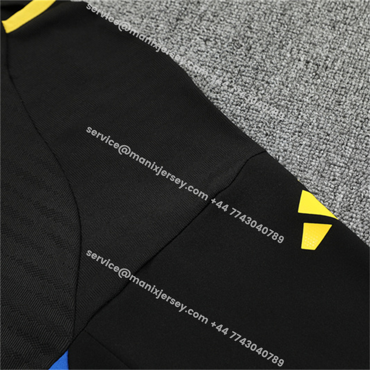 ManixJersey.com | Manchester United 25-26 Kids Long Sleeve Training Set - Black Top & Black Pants -Customize Name, Number and Patch | Worldwide Shipping