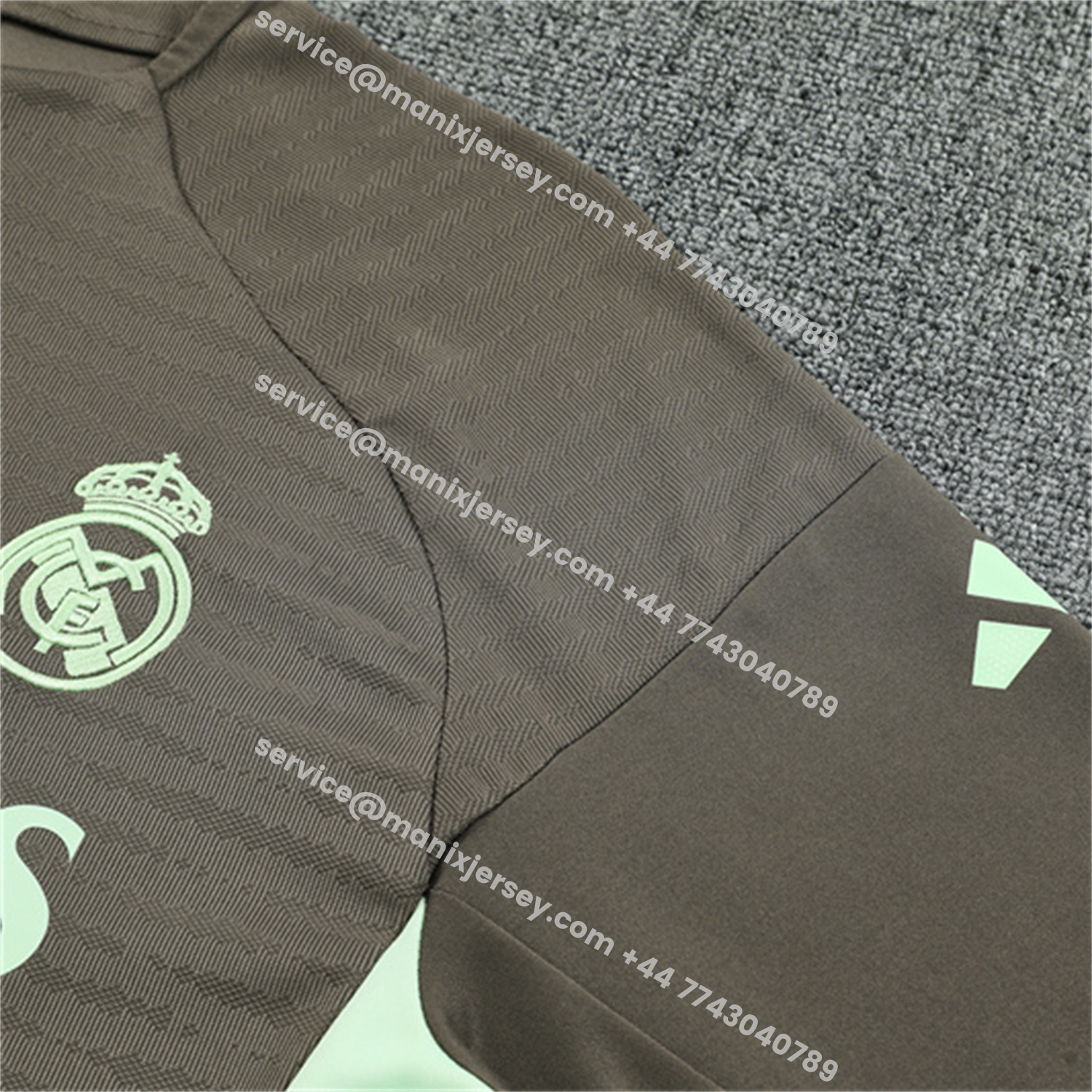 ManixJersey.com | Real Madrid 25-26 Kids Long Sleeve Training Set - Player Version - Khaki Top and Khaki Pants -Customize Name, Number and Patch | Worldwide Shipping