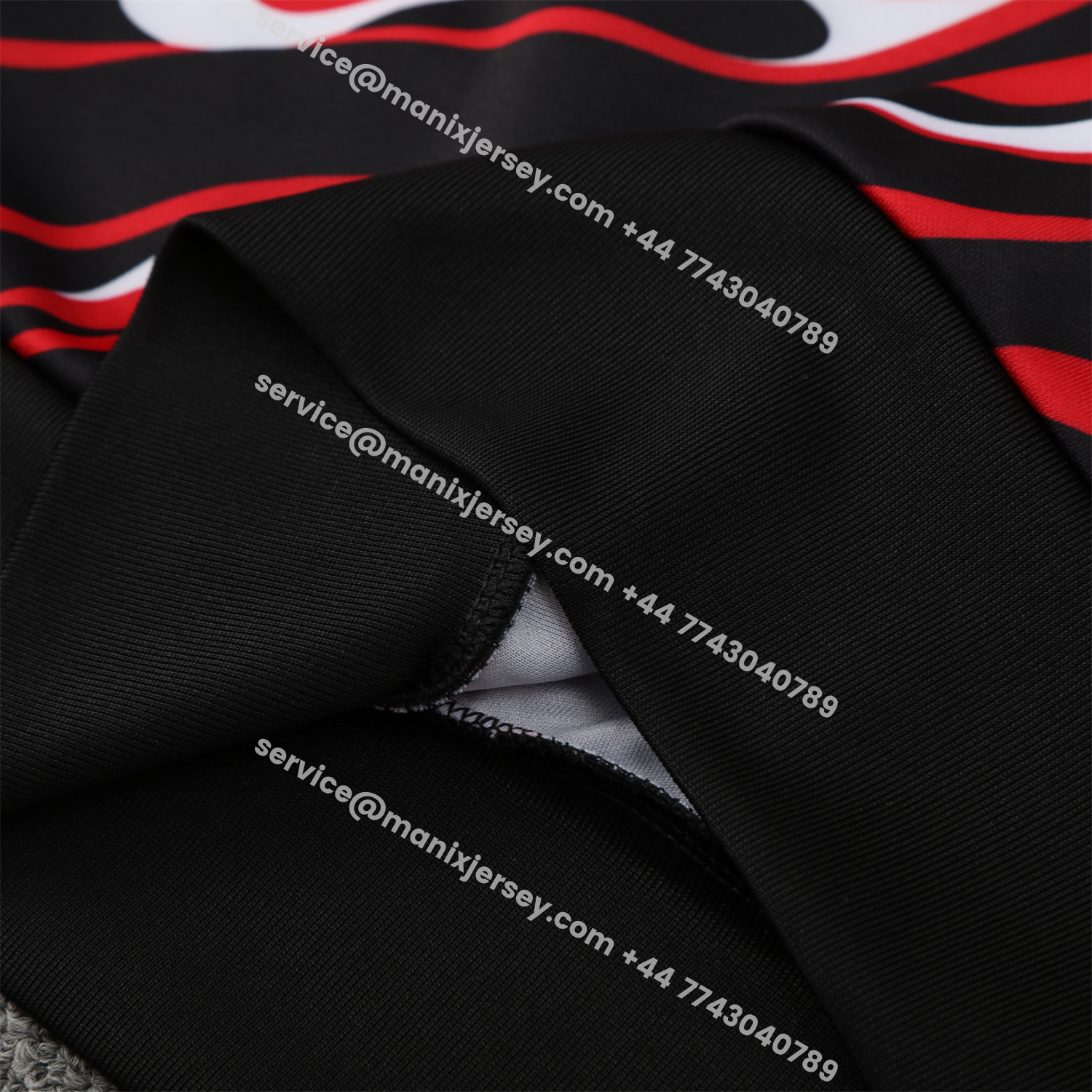 ManixJersey.com | Manchester United 25-26 Traning Hoodie Set - Flowing Red Hoodie With Black Pants -Customize Name, Number and Patch | Worldwide Shipping