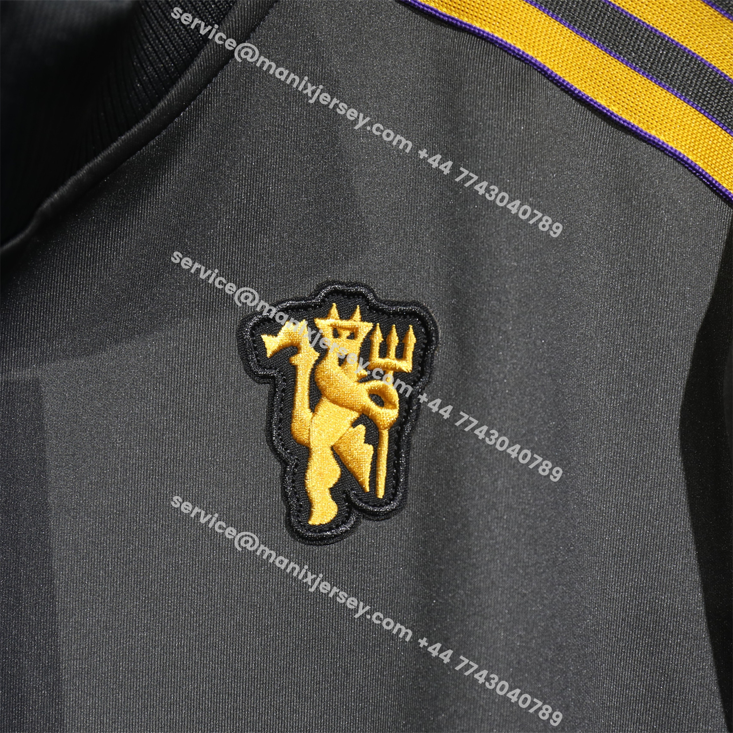 ManixJersey.com | Manchester United 25-26 Pure Color Training Set - Black Top and Black Pants -Customize Name, Number and Patch | Worldwide Shipping