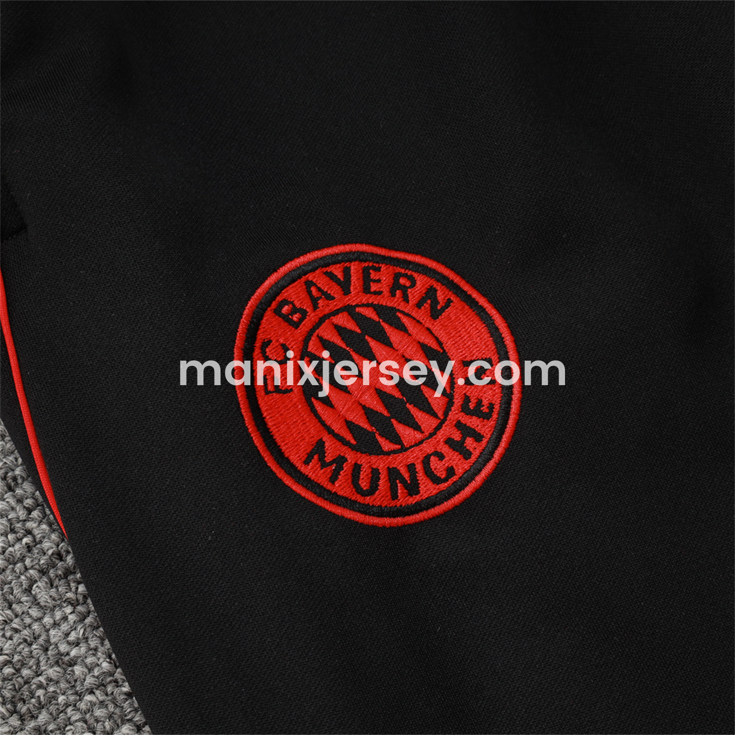 ManixJersey.com | Bayern Munich 25-26 Jacket Training Tracksuit - Army Green Top and Black Pants -Customize Name, Number and Patch | Worldwide Shipping
