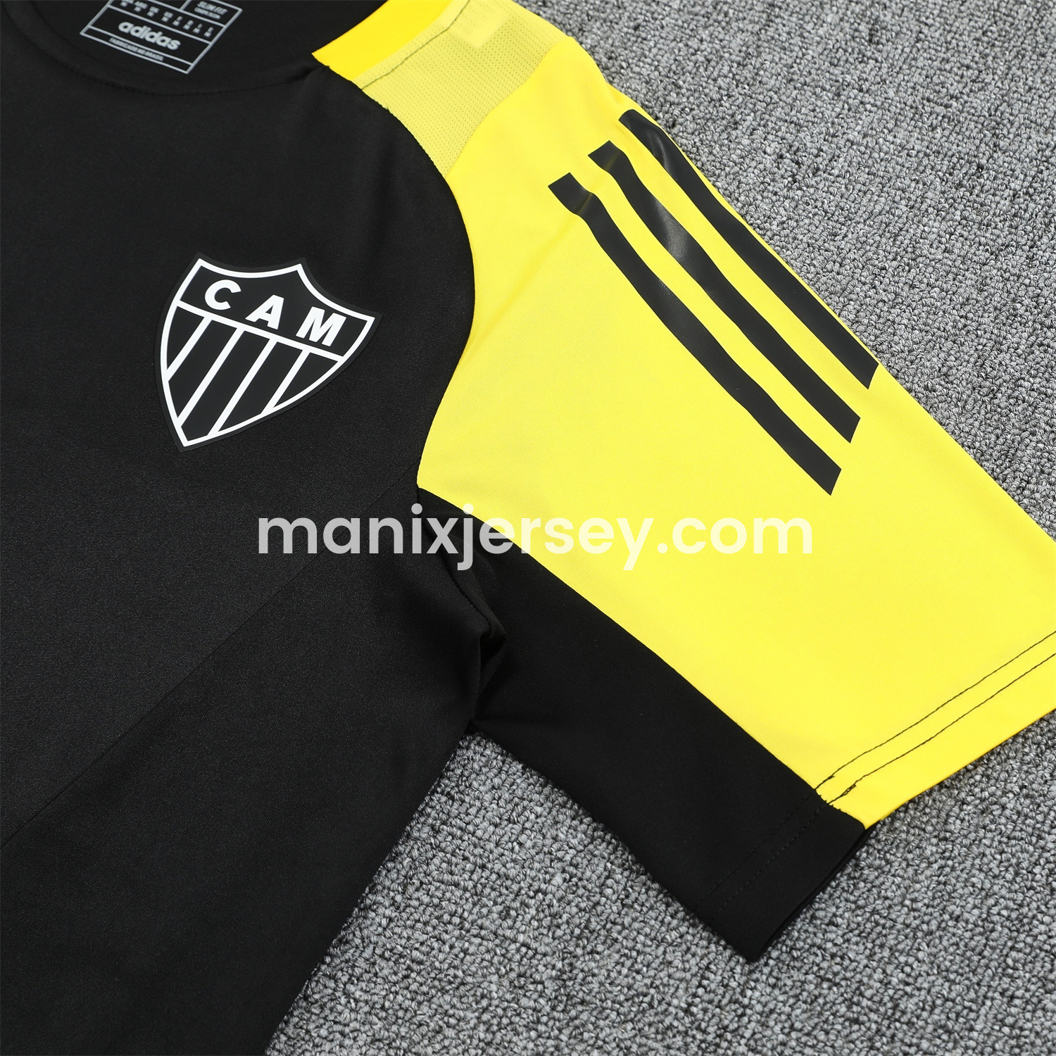 ManixJersey.com | Atletico Mineiro 25-26 Short-Sleeve Kids Training Set - Black Top With Black Shorts -Customize Name, Number and Patch | Worldwide Shipping