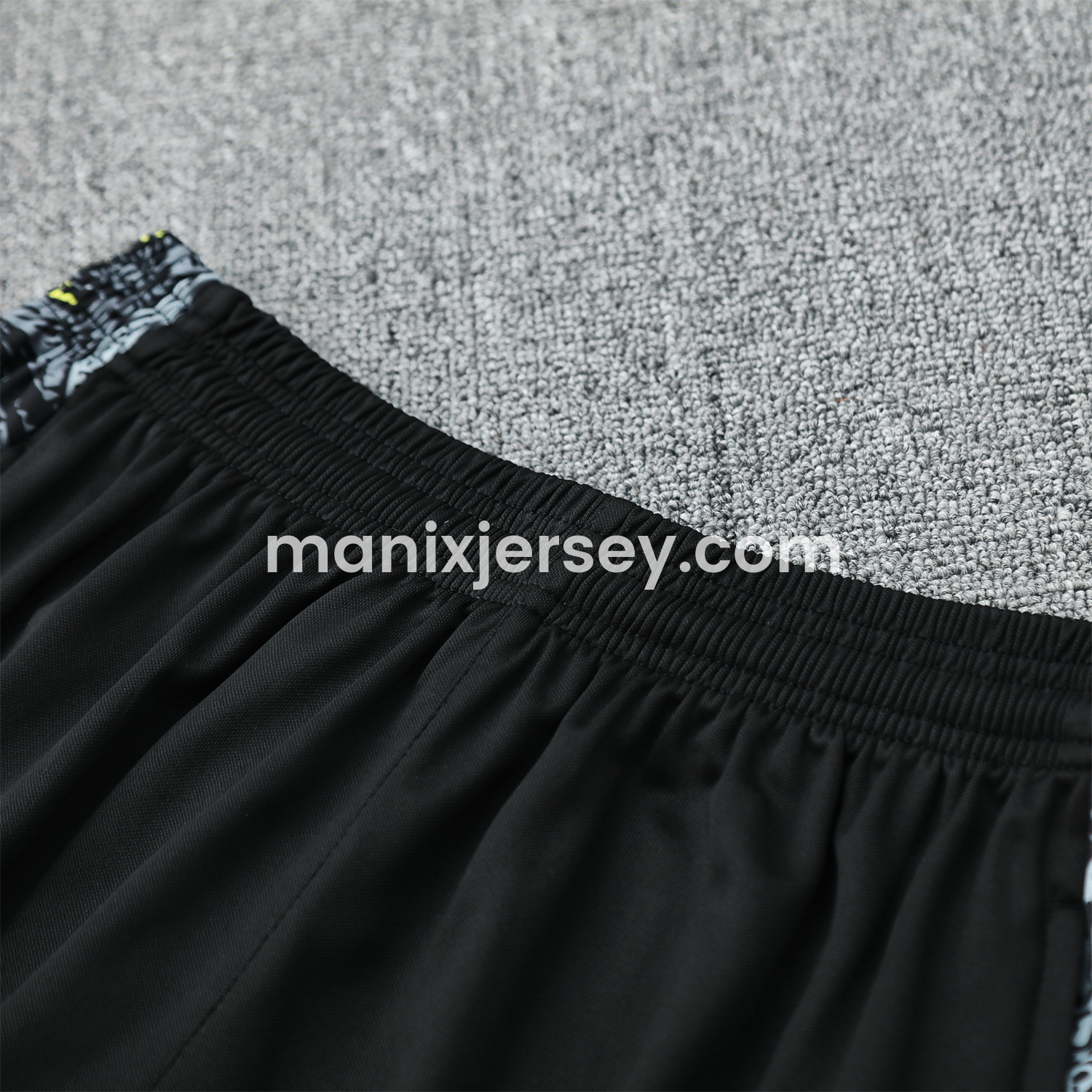 ManixJersey.com | Brazil 25-26 Gray Jesus Statue Short-Sleeve Training Set - Gray Top & Black Shorts -Customize Name, Number and Patch | Worldwide Shipping