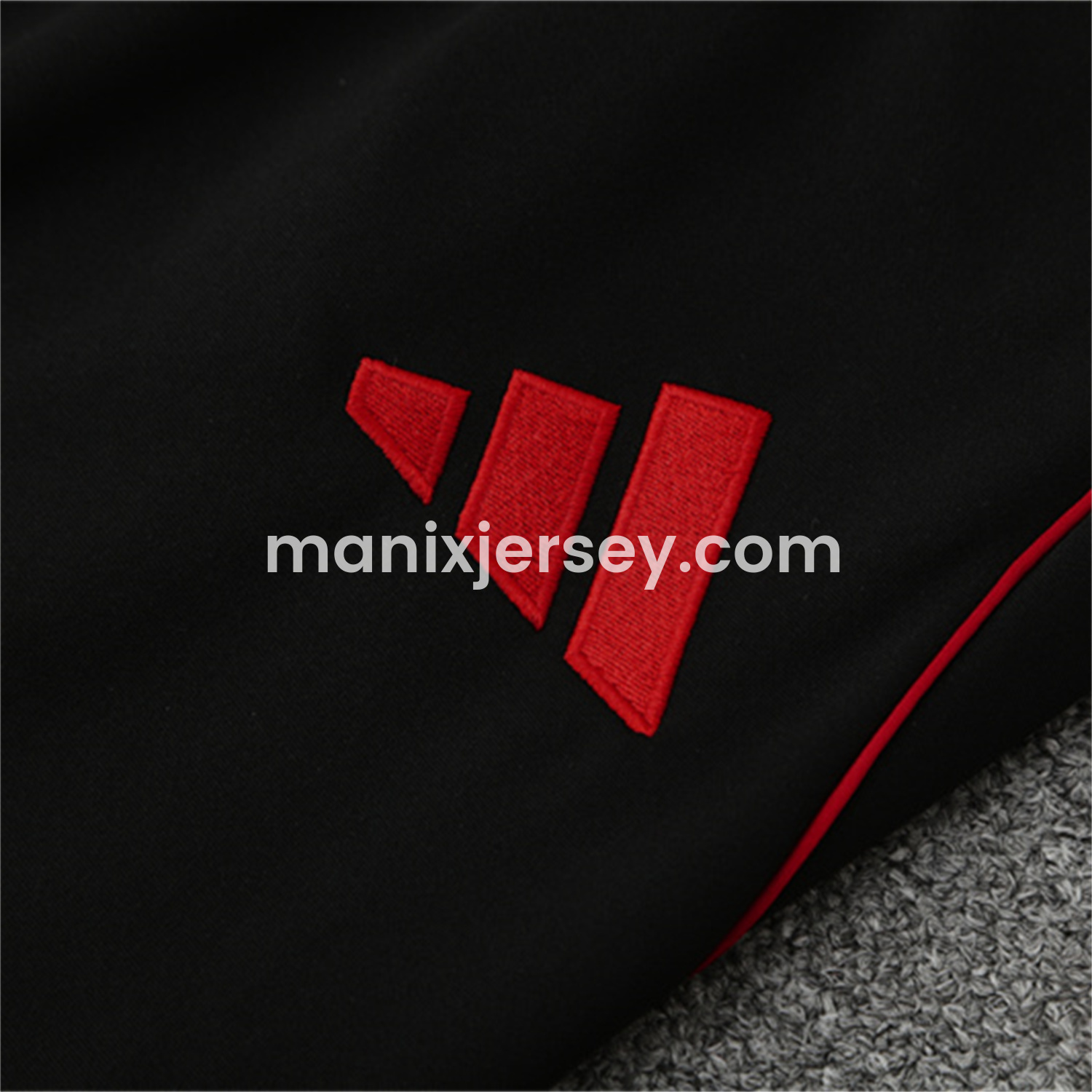 ManixJersey.com | Manchester United 25-26 Long Sleeves Training Set - Red Top & Black Pants -Customize Name, Number and Patch | Worldwide Shipping
