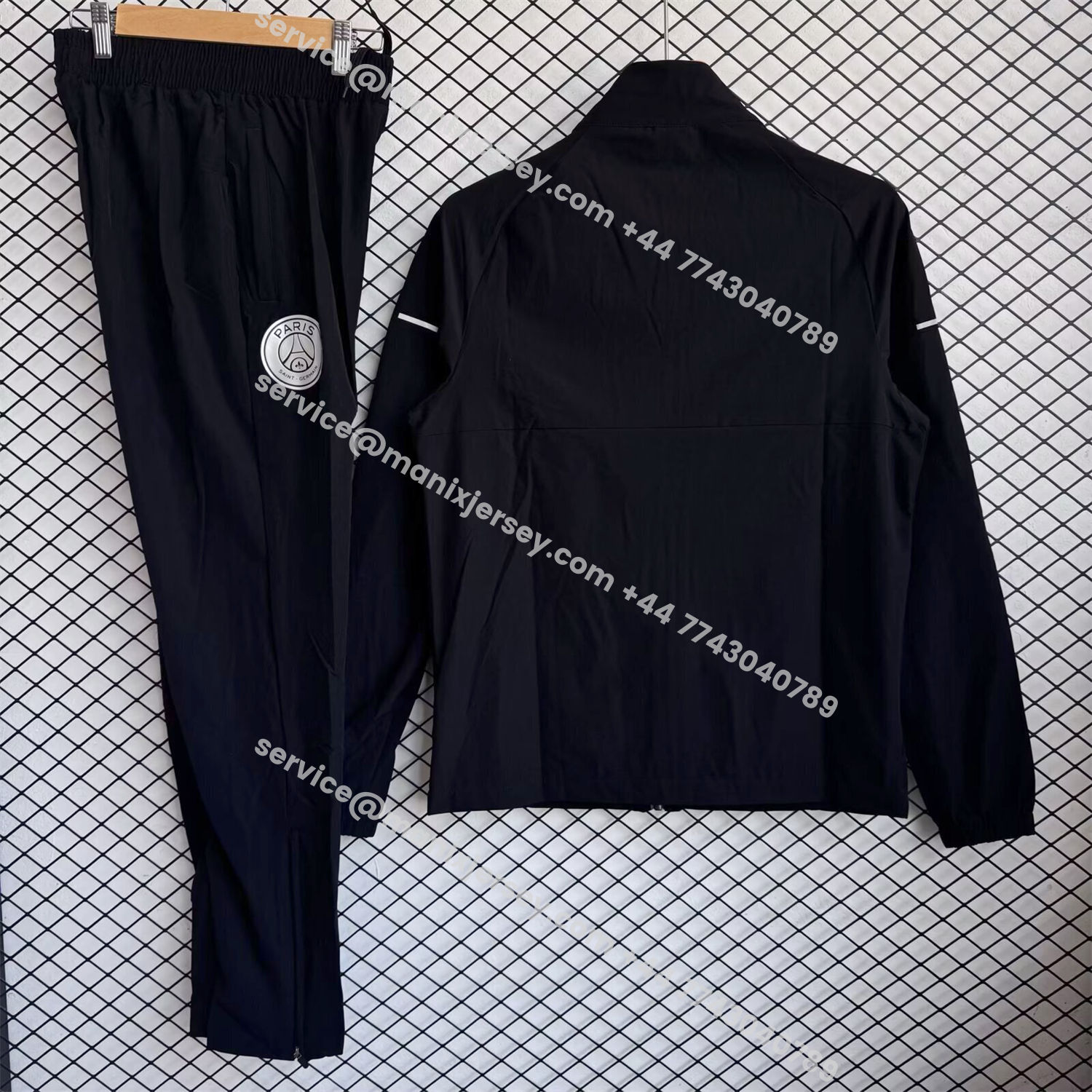 ManixJersey.com | Paris Saint-Germain PSG 25-26 Windbreaker Training Set - Black Top and Pants -Customize Name, Number and Patch | Worldwide Shipping