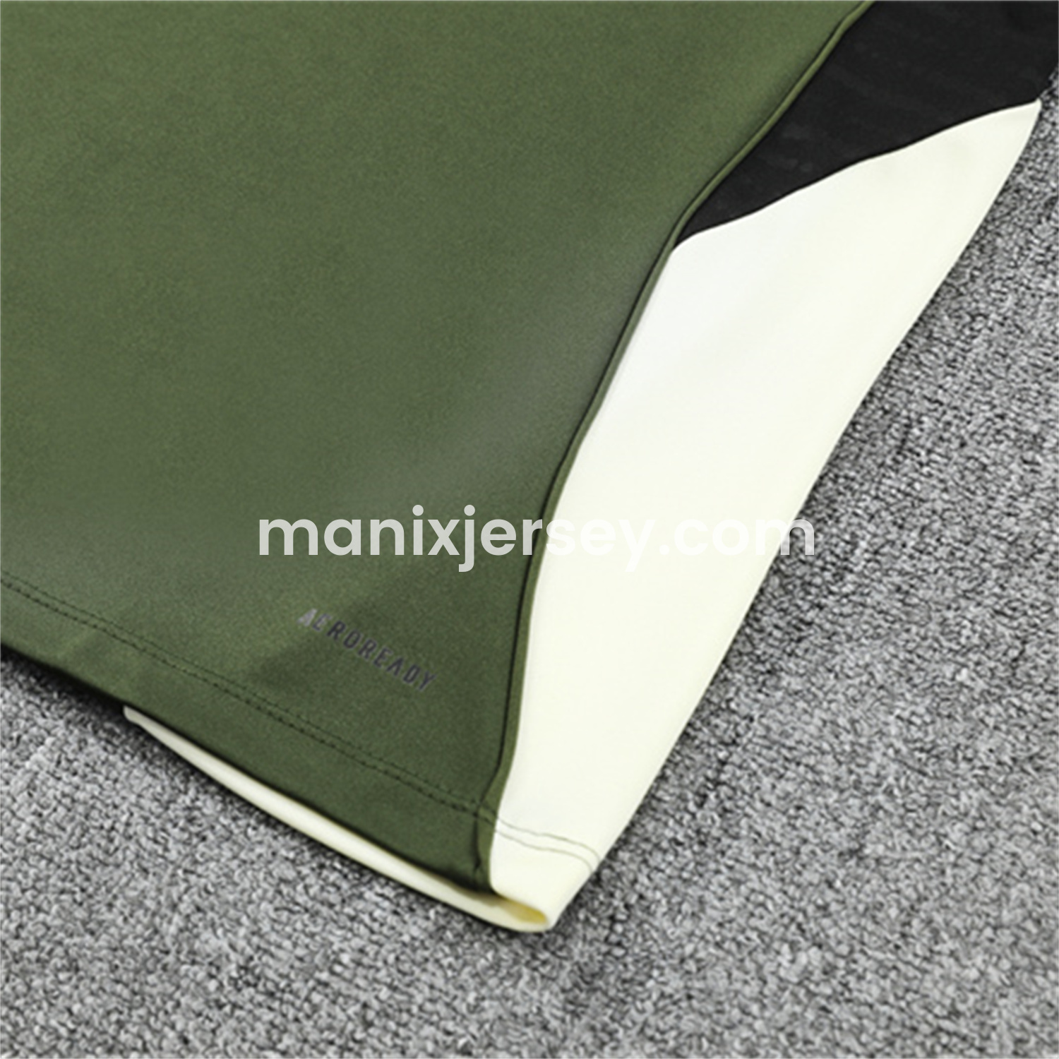 ManixJersey.com | Bayern Munich 25-26 Long Sleeves Training Set - Green Top & Black Pants -Customize Name, Number and Patch | Worldwide Shipping