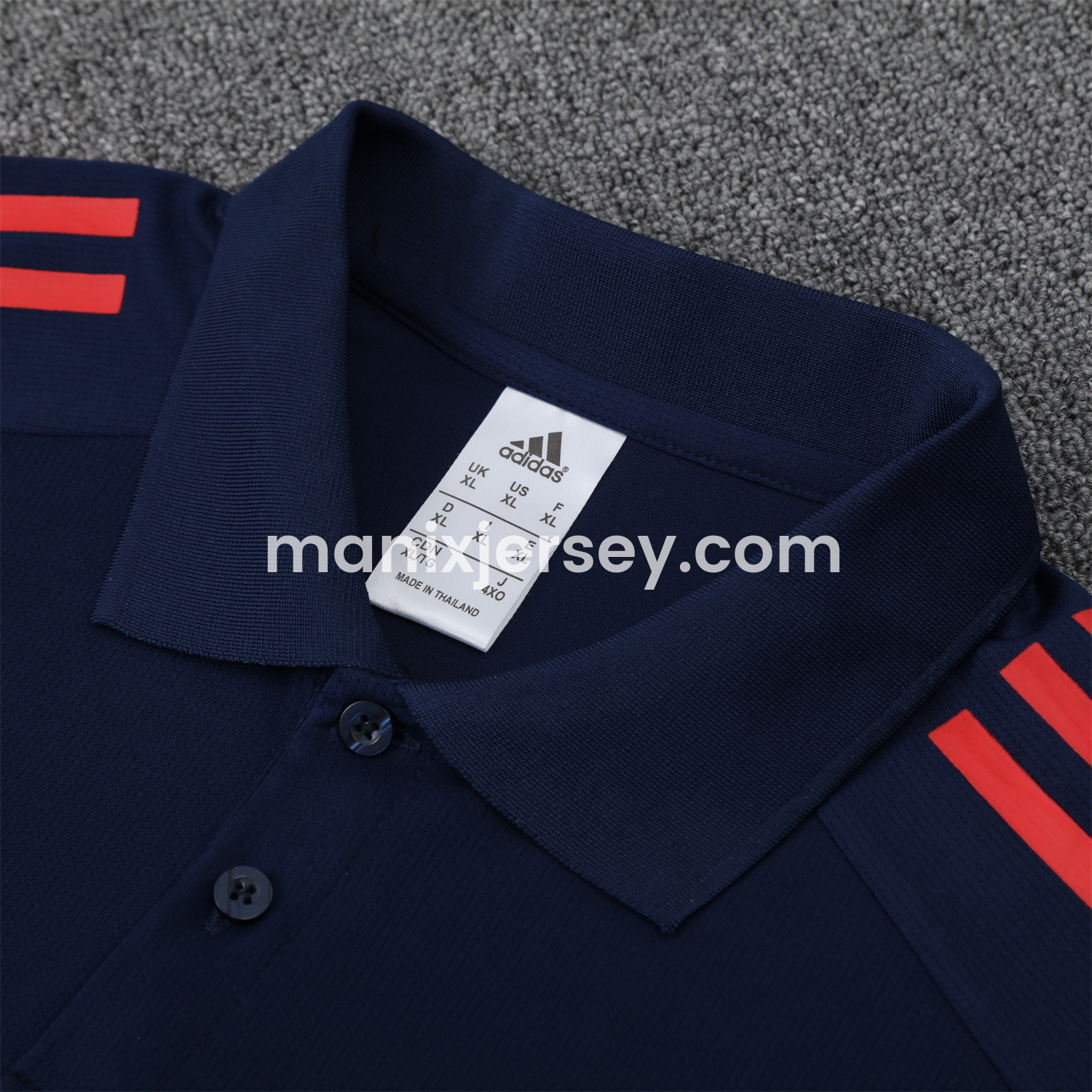 ManixJersey.com | Manchester United 25-26 POLO Short-Sleeve Training Set - Deep Blue Top and Pants with Red Stripes -Customize Name, Number and Patch | Worldwide Shipping