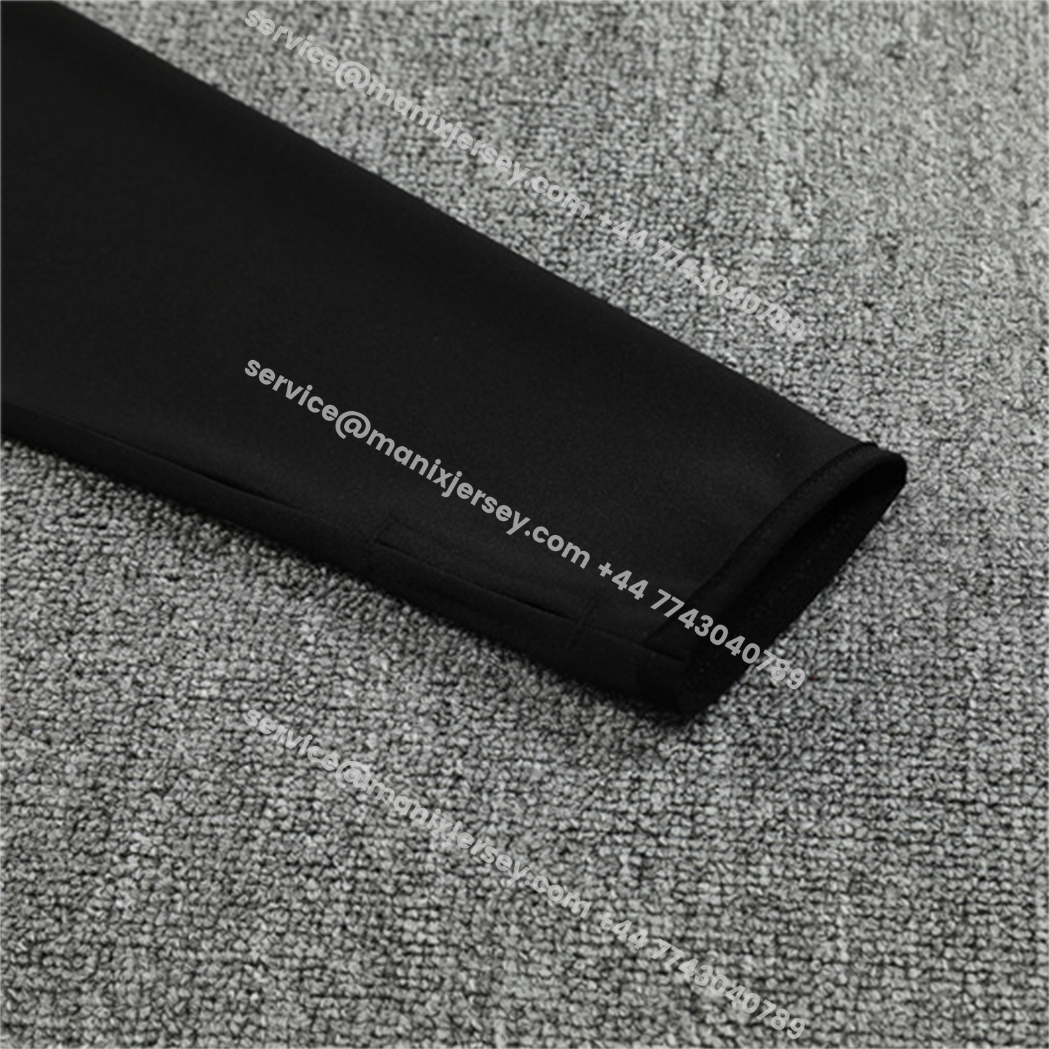 ManixJersey.com | Real Madrid 25-26 Long Sleeve Training Set - Player Version - Yellow Pattern Black Top and Black Pants -Customize Name, Number and Patch | Worldwide Shipping