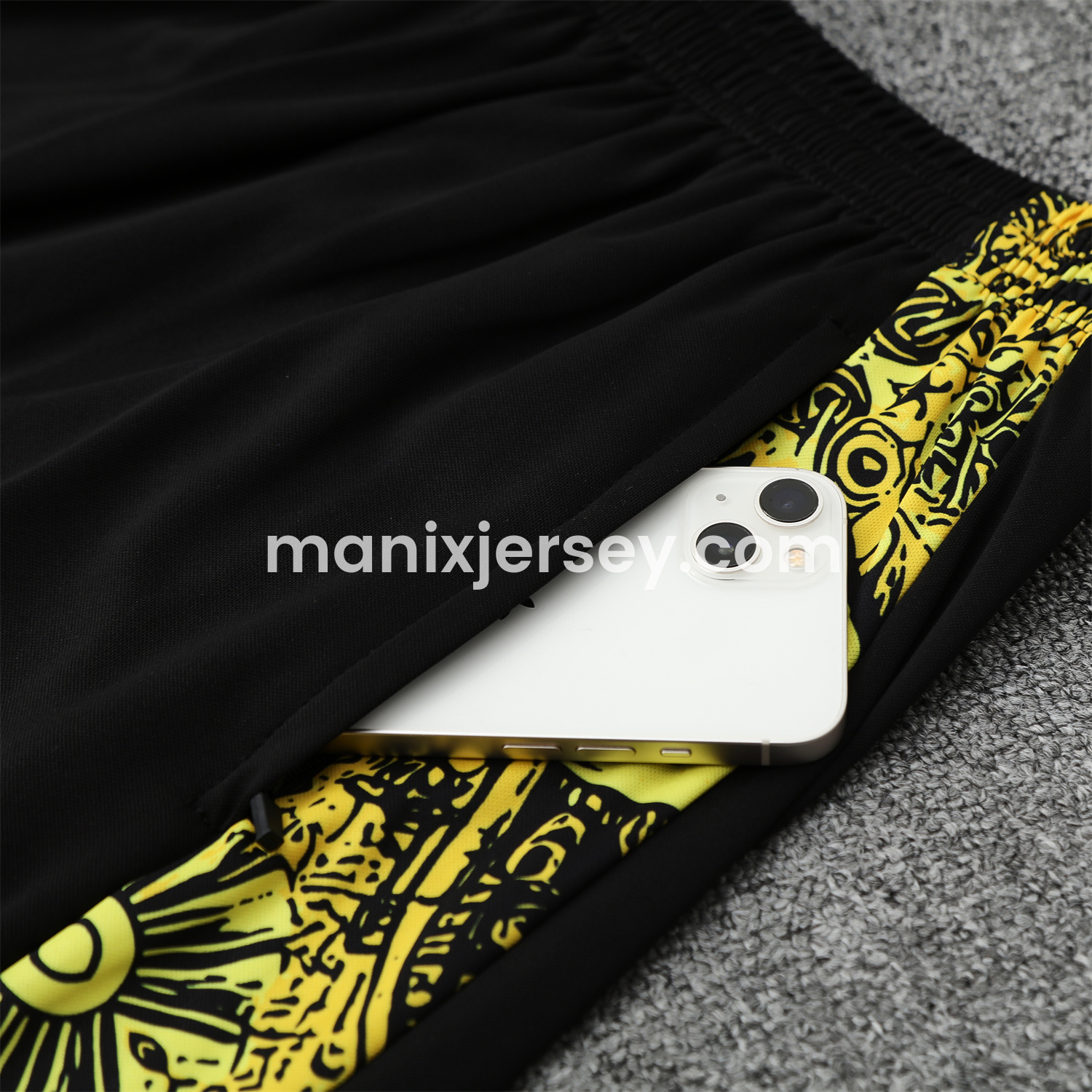 ManixJersey.com | Brazil 25-26 Yellow Jesus Statue Vest Training Set - Yellow Vest & Black Shorts -Customize Name, Number and Patch | Worldwide Shipping