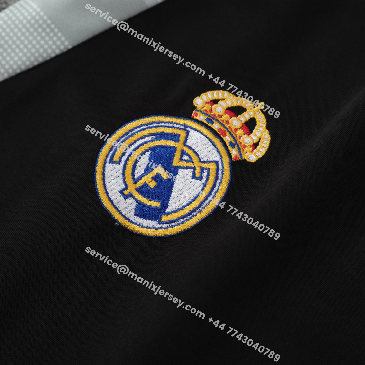 ManixJersey.com | Real Madrid 25-26 Traning Hoodie Set - Triangular Spots White Hoodie With Black Pants -Customize Name, Number and Patch | Worldwide Shipping