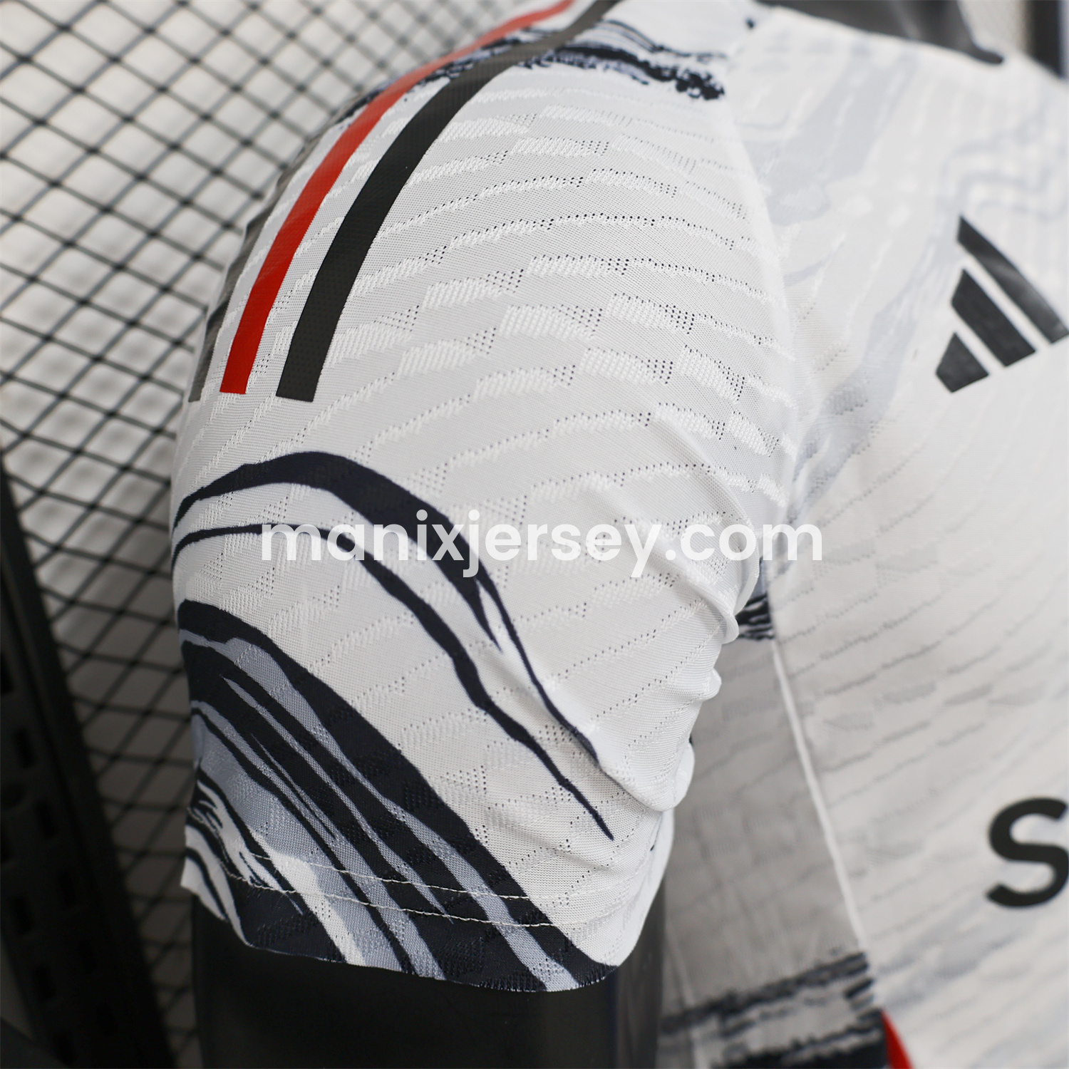 ManixJersey.com | Manchester United 25-26 White Special Edition Jersey - Player Version -Customize Name, Number and Patch | Worldwide Shipping