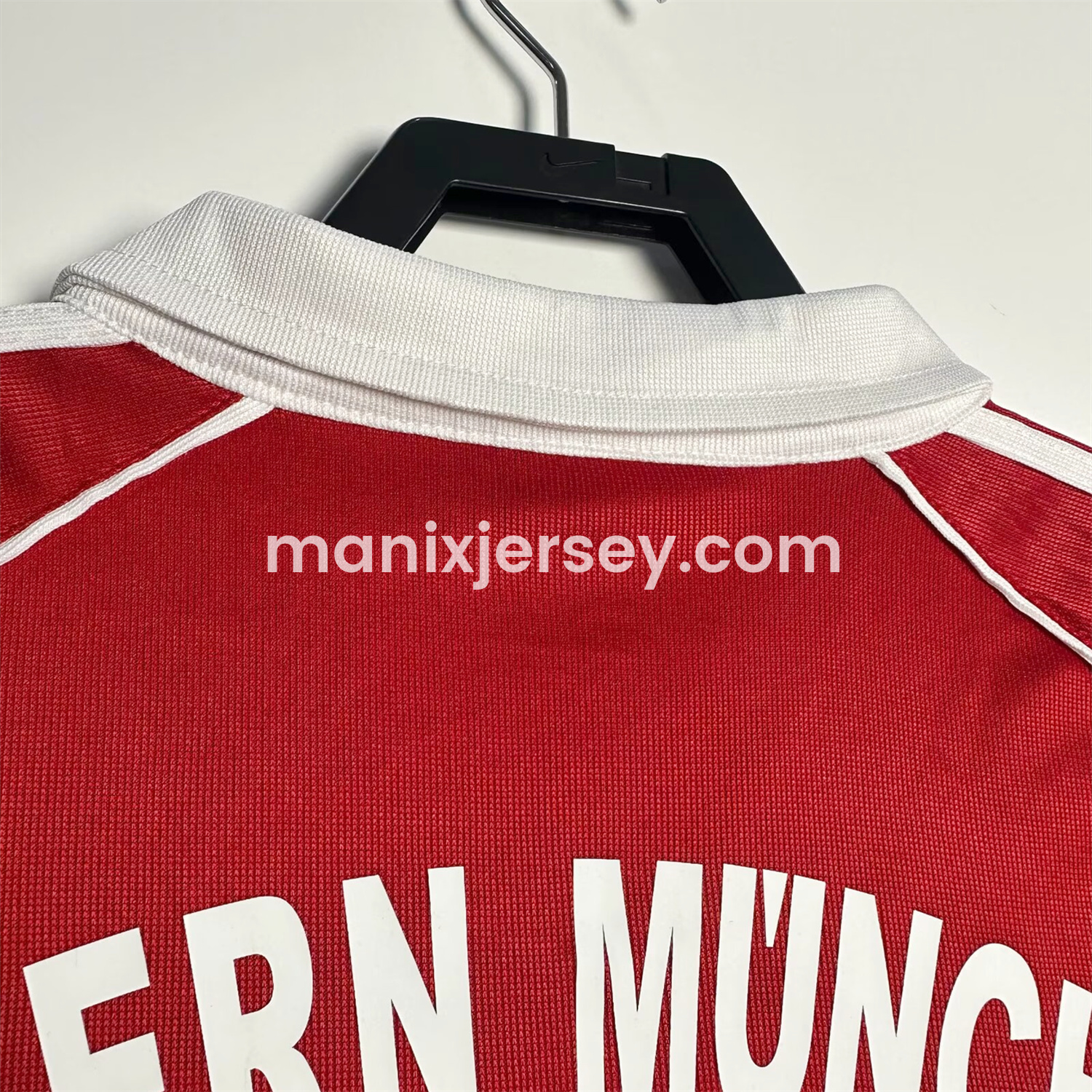 ManixJersey.com | Retro Bayern Munich 2005-06 Home Jersey -Customize Name, Number and Patch | Worldwide Shipping