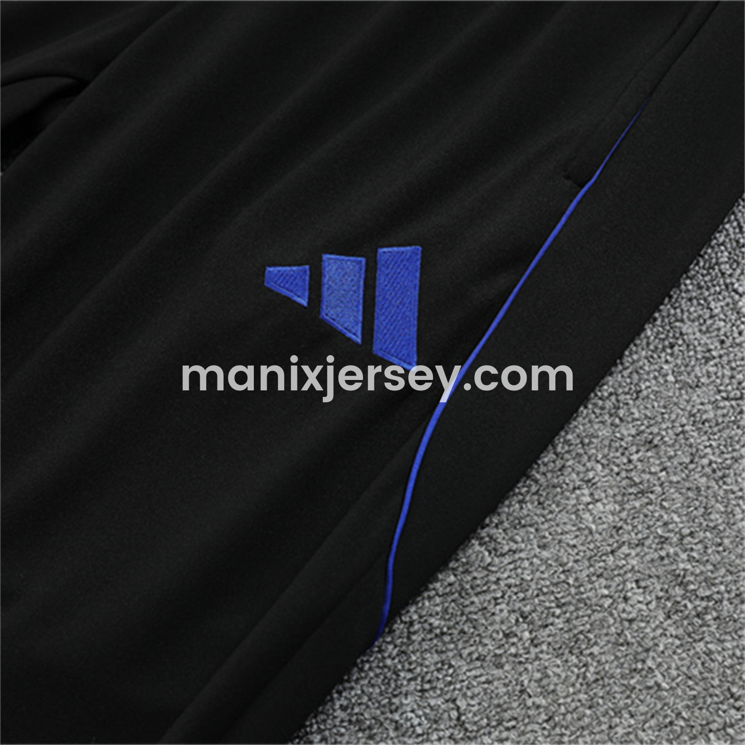 ManixJersey.com | Real Madrid 25-26 Kids Long Sleeve Training Set - Yellow, White and Blue Camouflage Top and Black Pants -Customize Name, Number and Patch | Worldwide Shipping
