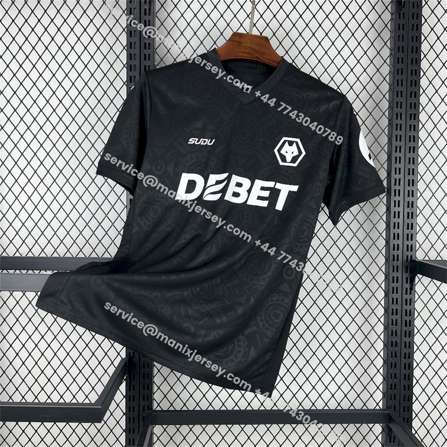 ManixJersey.com | Wolverhampton Wanderers Wolves 25-26 Goalkeeper Black Jersey - Fans Version -Customize Name, Number and Patch | Worldwide Shipping