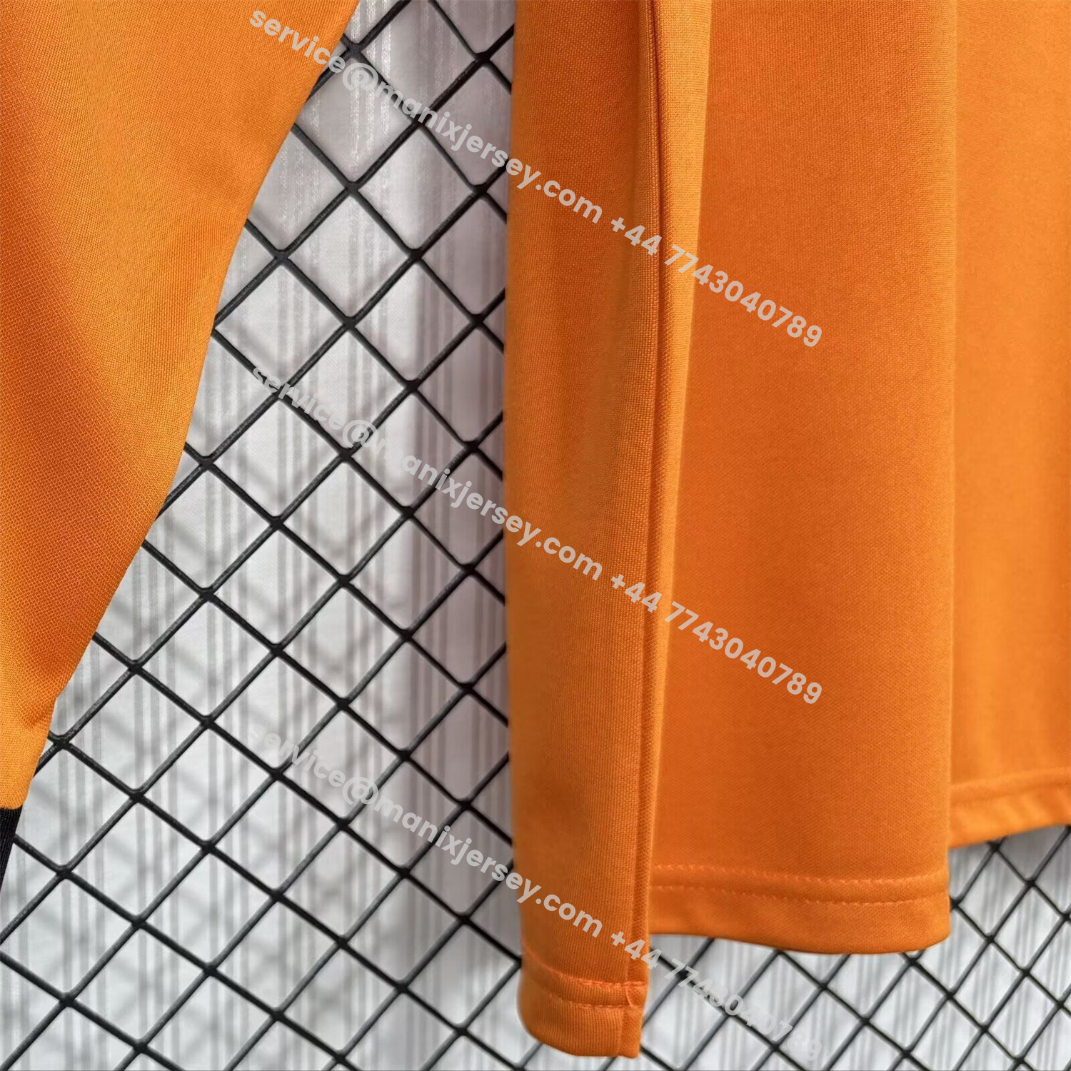 ManixJersey.com | Retro Wolverhampton Wanderers Wolves 1979-82 Home Long Sleeves Jersey - Fans Version -Customize Name, Number and Patch | Worldwide Shipping