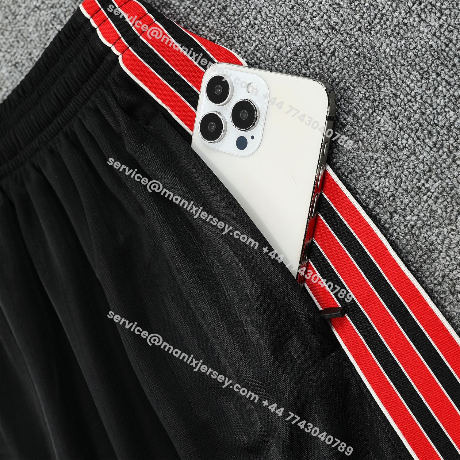ManixJersey.com | Manchester United 25-26 Short-Sleeve Training Set - Red Lines Black Top & Black Shorts -Customize Name, Number and Patch | Worldwide Shipping