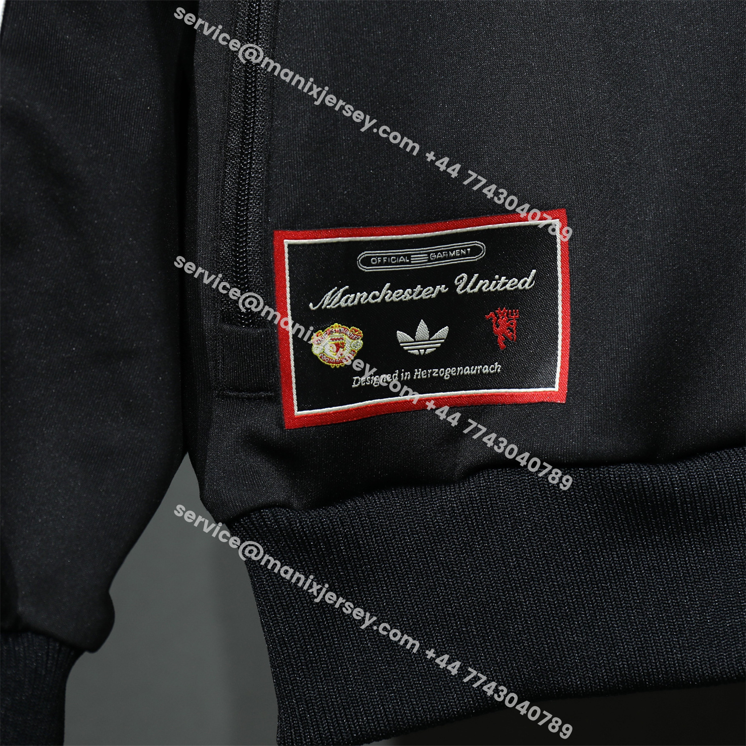 ManixJersey.com | Manchester United 25-26 Red Lines Training Set - Black Top and Black Pants -Customize Name, Number and Patch | Worldwide Shipping