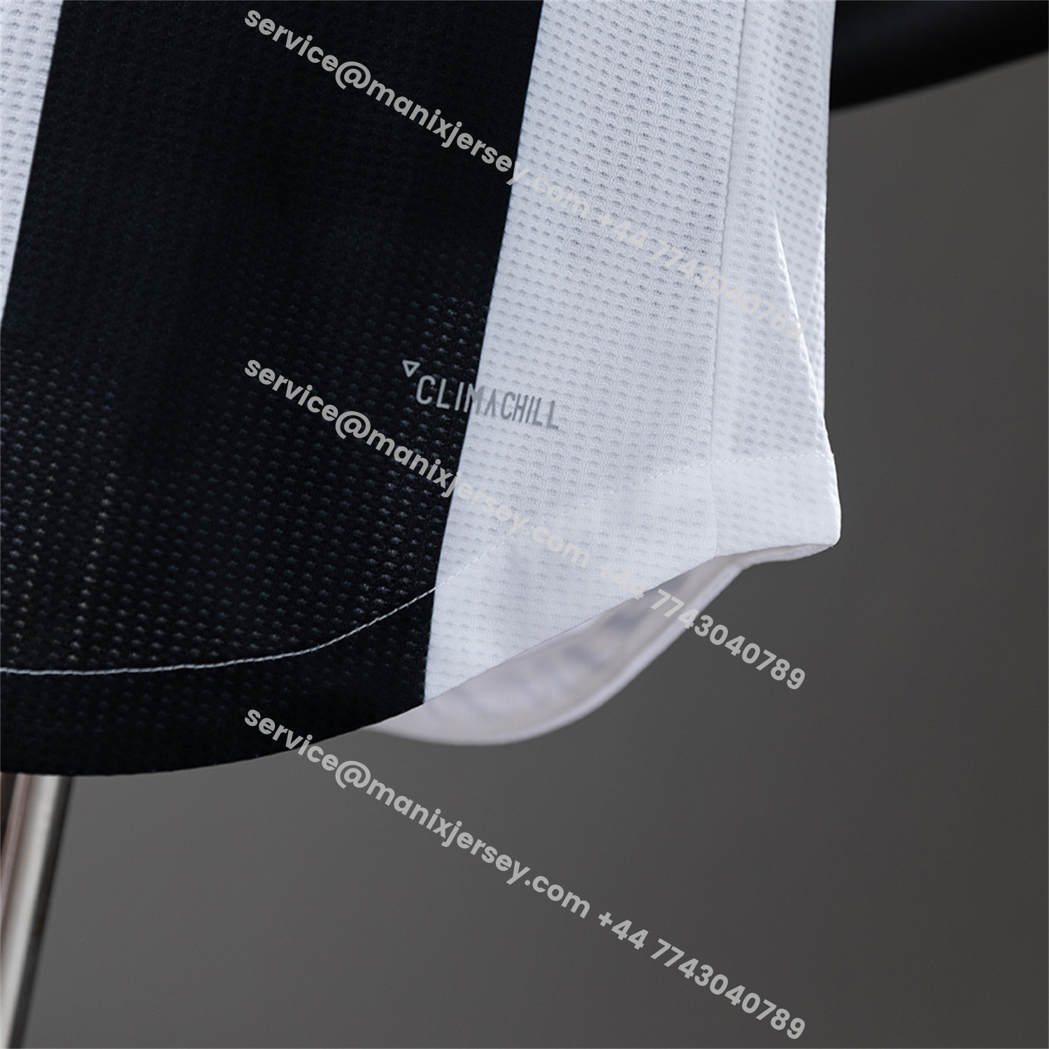 ManixJersey.com | Retro Juventus 2018-19 Home Jersey - Player Version -Customize Name, Number and Patch | Worldwide Shipping
