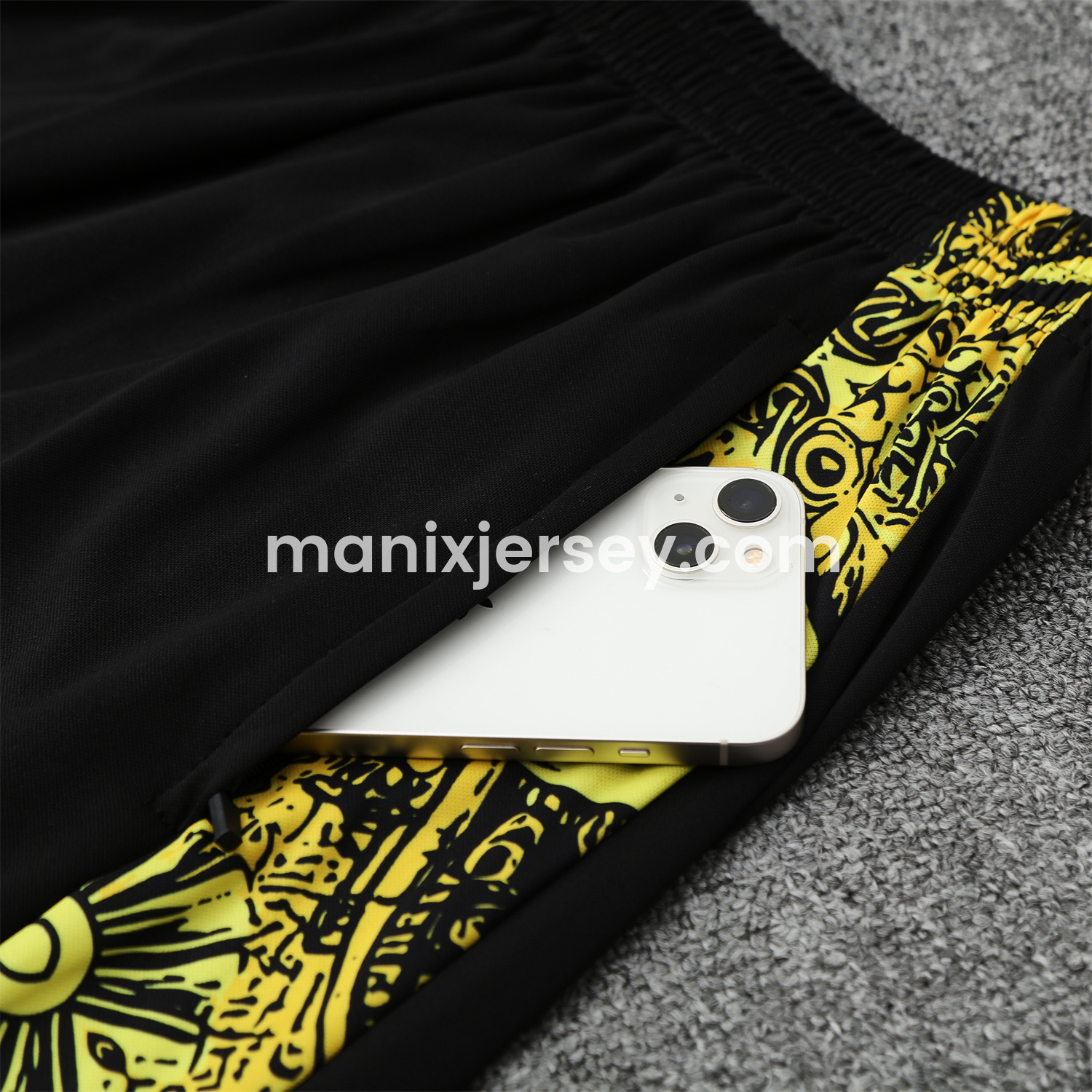 ManixJersey.com | Brazil 25-26 Yellow Jesus Statue Short-Sleeve Training Set - Yellow Top & Black Shorts -Customize Name, Number and Patch | Worldwide Shipping