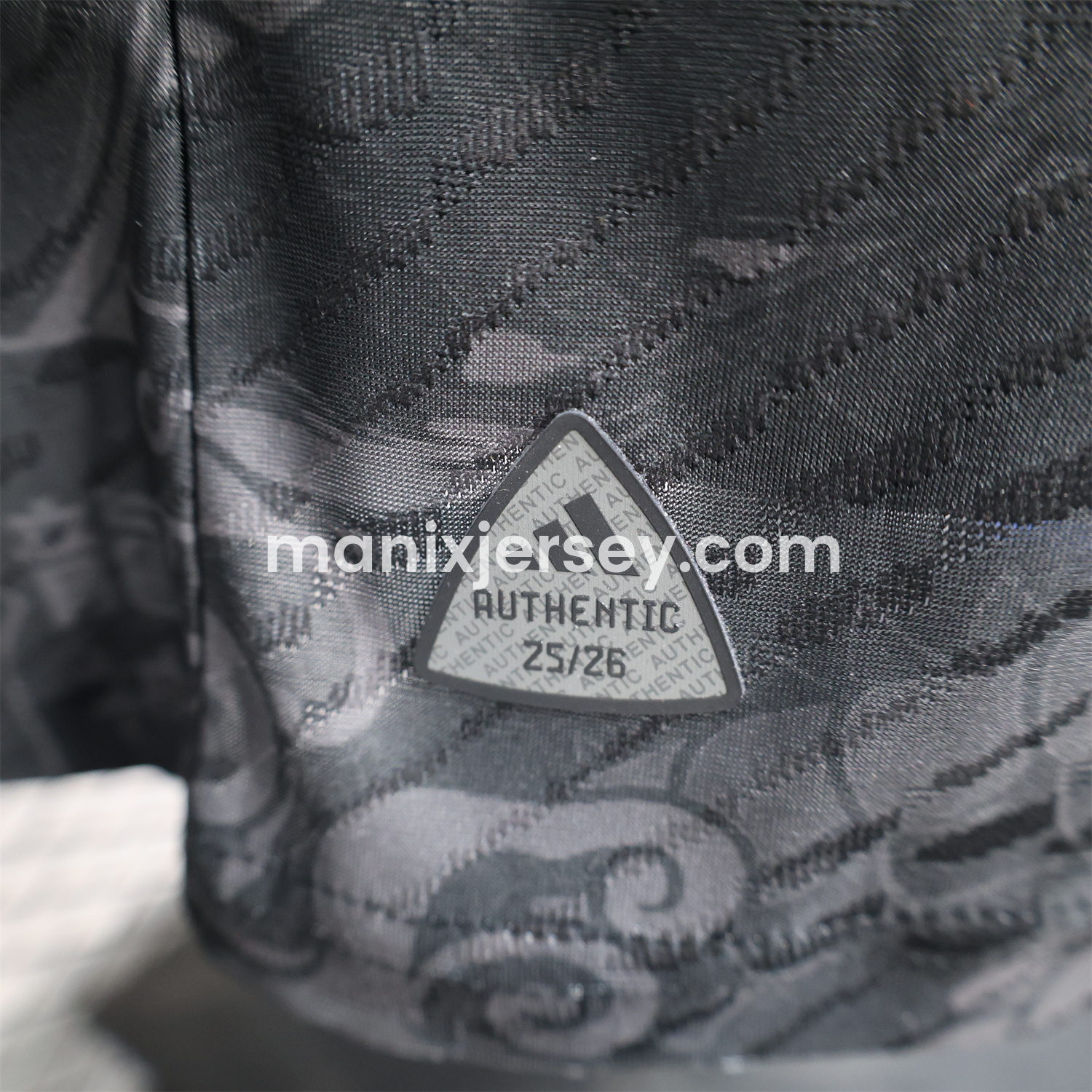ManixJersey.com | Real Madrid 25-26 Grey Chinese Loong and Auspicious Clouds Line Drawing Black Jersey - Player Version -Customize Name, Number and Patch | Worldwide Shipping