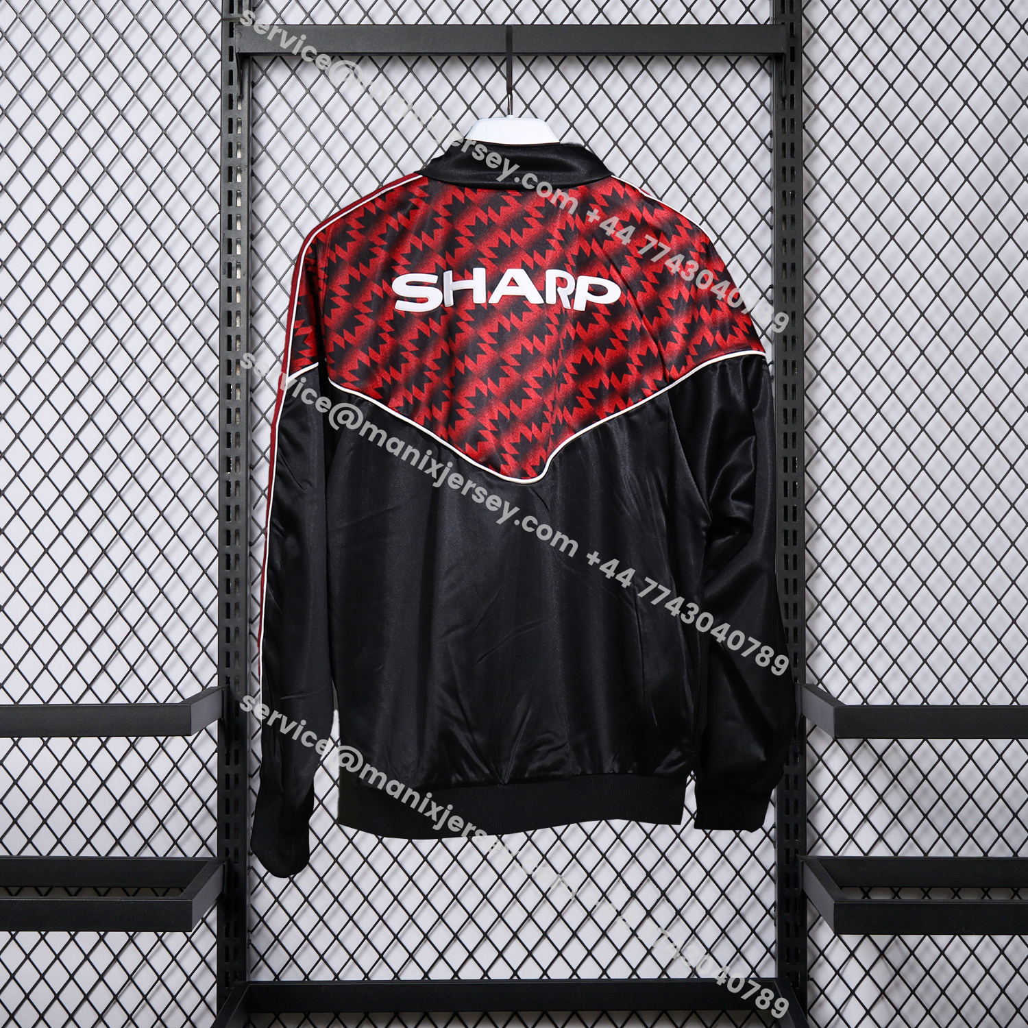 ManixJersey.com | Manchester United 25-26 Training Set - Red Black Top and Black Pants -Customize Name, Number and Patch | Worldwide Shipping