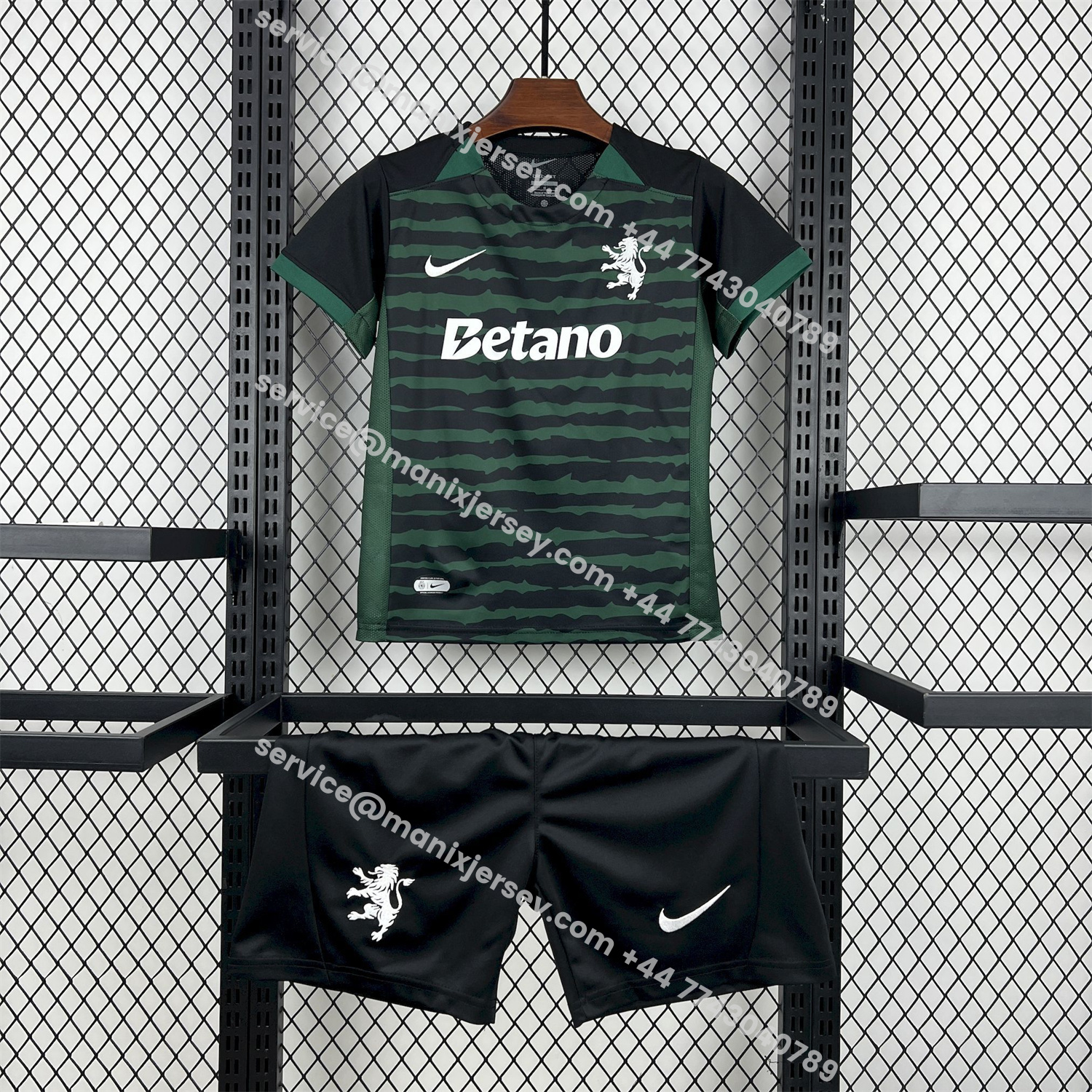 ManixJersey.com | Sporting CP 25-26 Goalkeeper Green And Black Kids Kit -Customize Name, Number and Patch | Worldwide Shipping