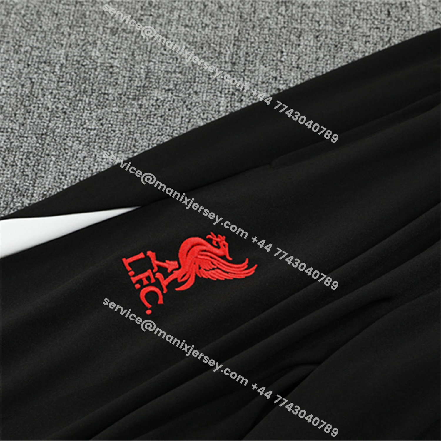 ManixJersey.com | Liver.pool 25-26 Kids Long Sleeve Training Set - Player Version - Black Top & Black Pants -Customize Name, Number and Patch | Worldwide Shipping