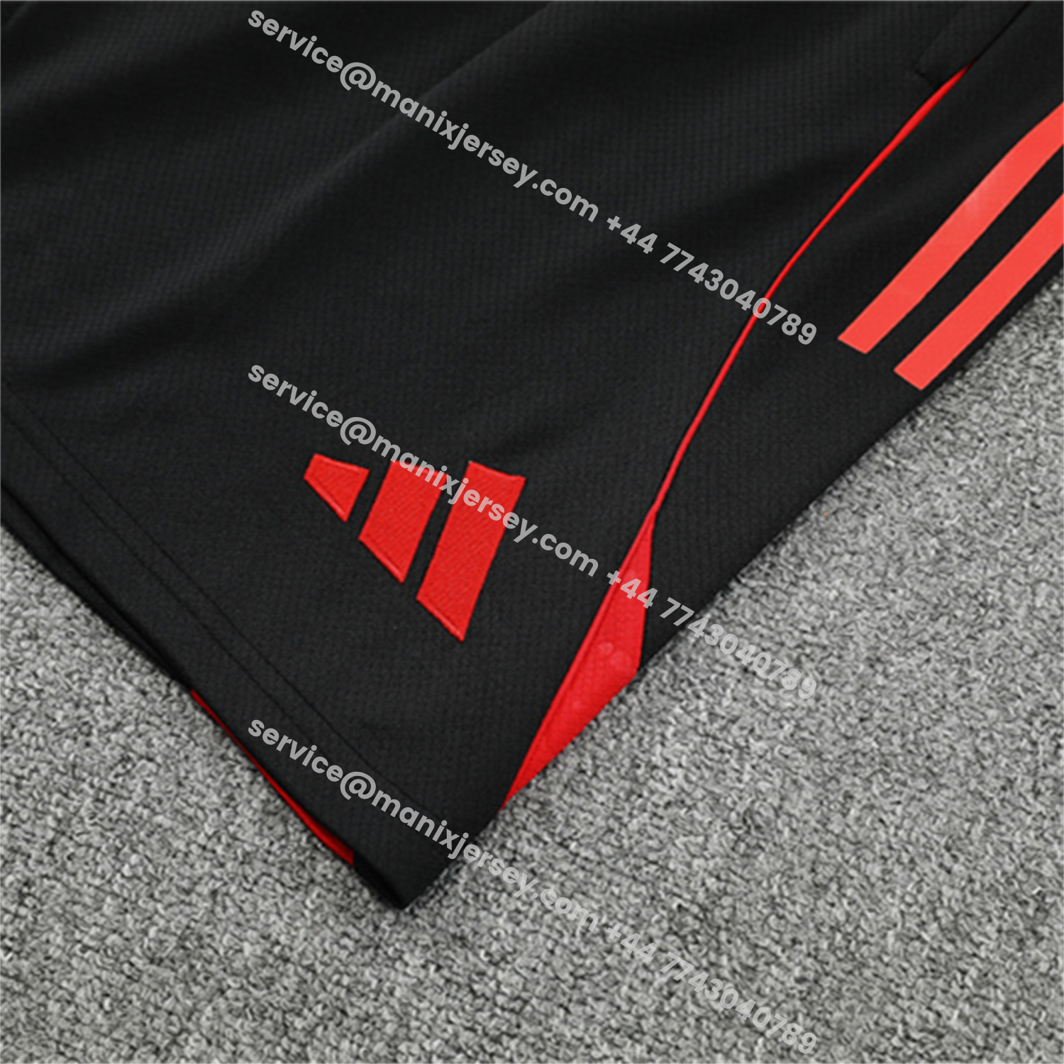 ManixJersey.com | Manchester United 25-26 Kids Short-Sleeve Training Set - Red Camouflage Top & Black Shorts -Customize Name, Number and Patch | Worldwide Shipping