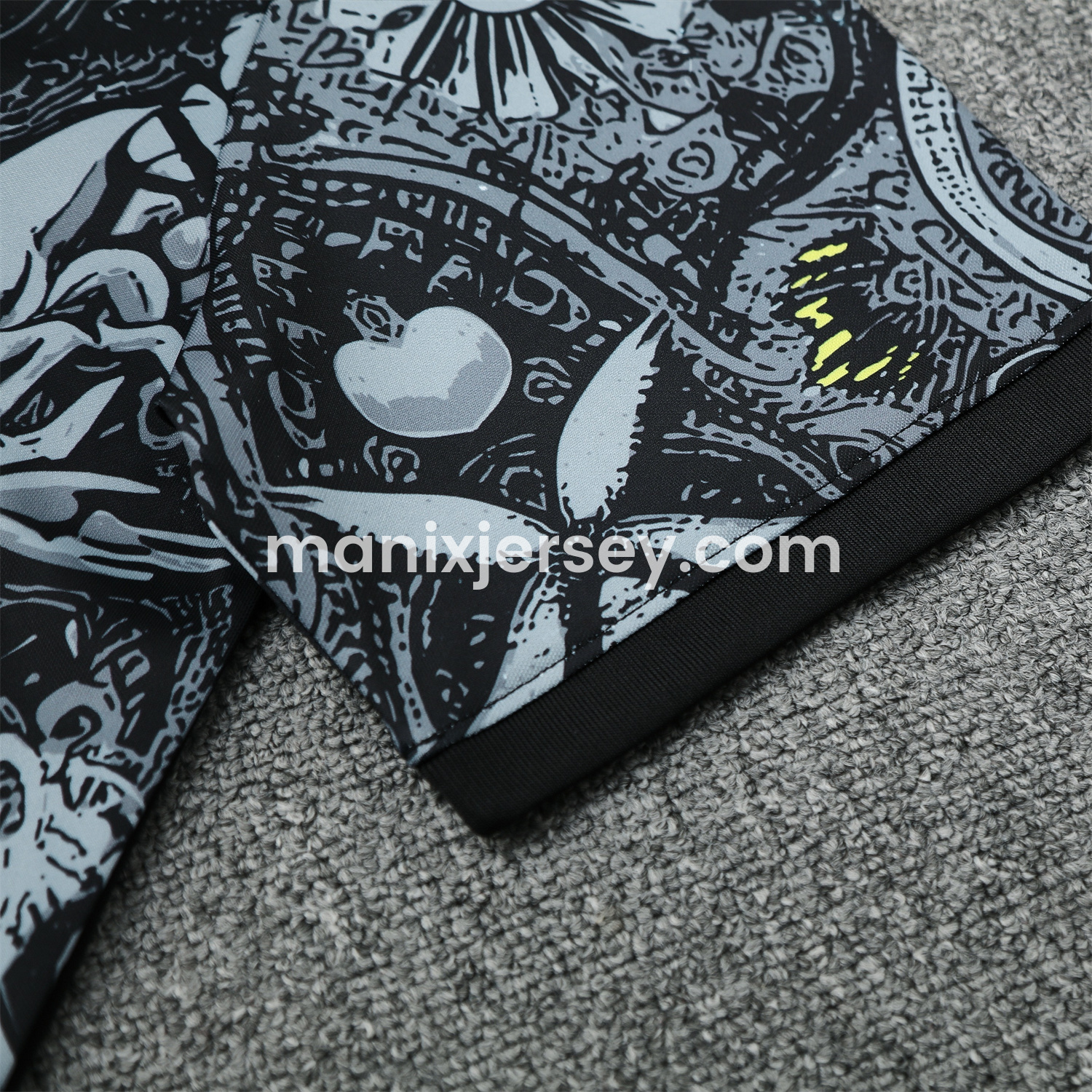 ManixJersey.com | Brazil 25-26 Gray Jesus Statue Short-Sleeve Training Set - Gray Top & Black Shorts -Customize Name, Number and Patch | Worldwide Shipping