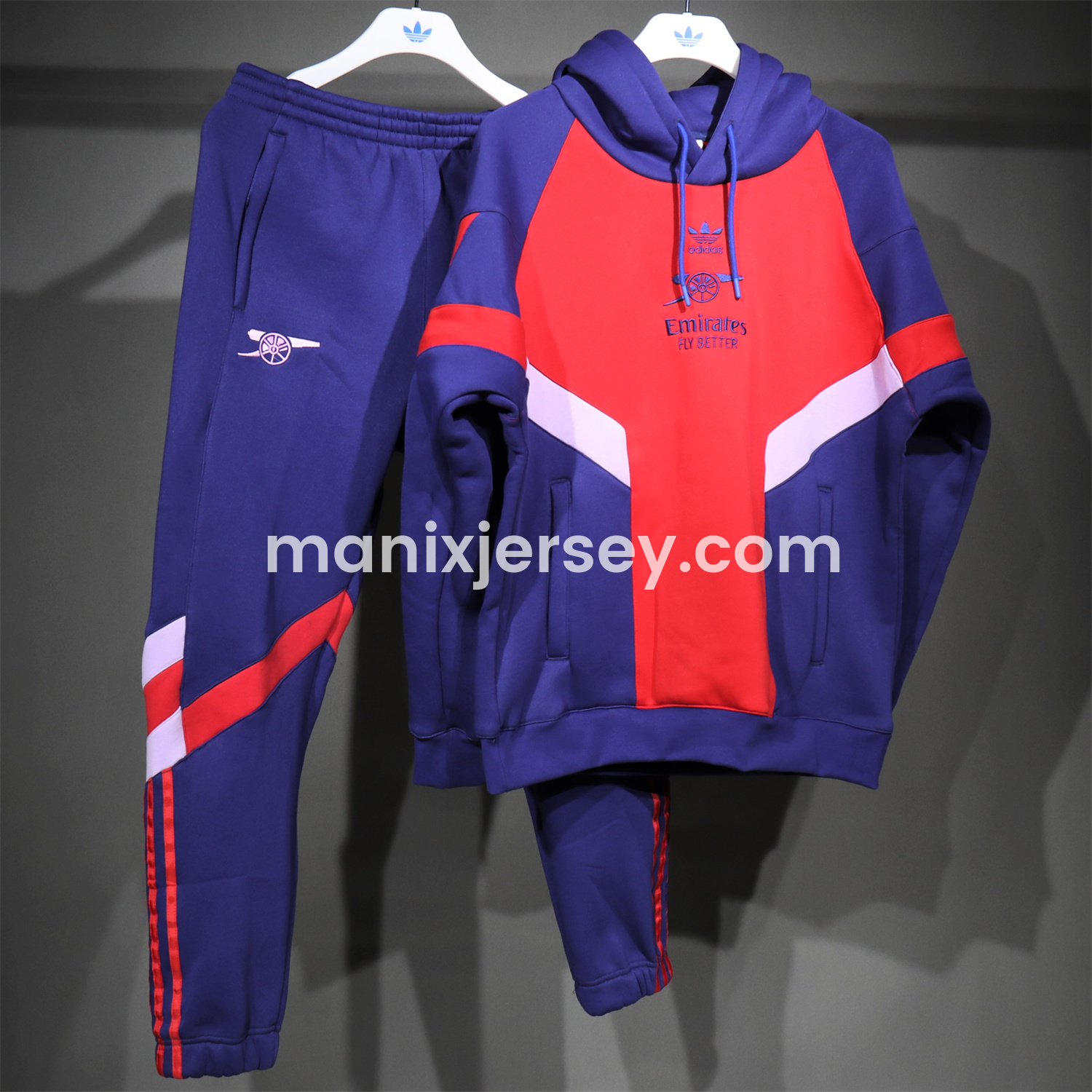 ManixJersey.com | Arsenal 2025 Fleece-Lined Training Hoodie Set - Purple & Red Hoodie + Pants -Customize Name, Number and Patch | Worldwide Shipping