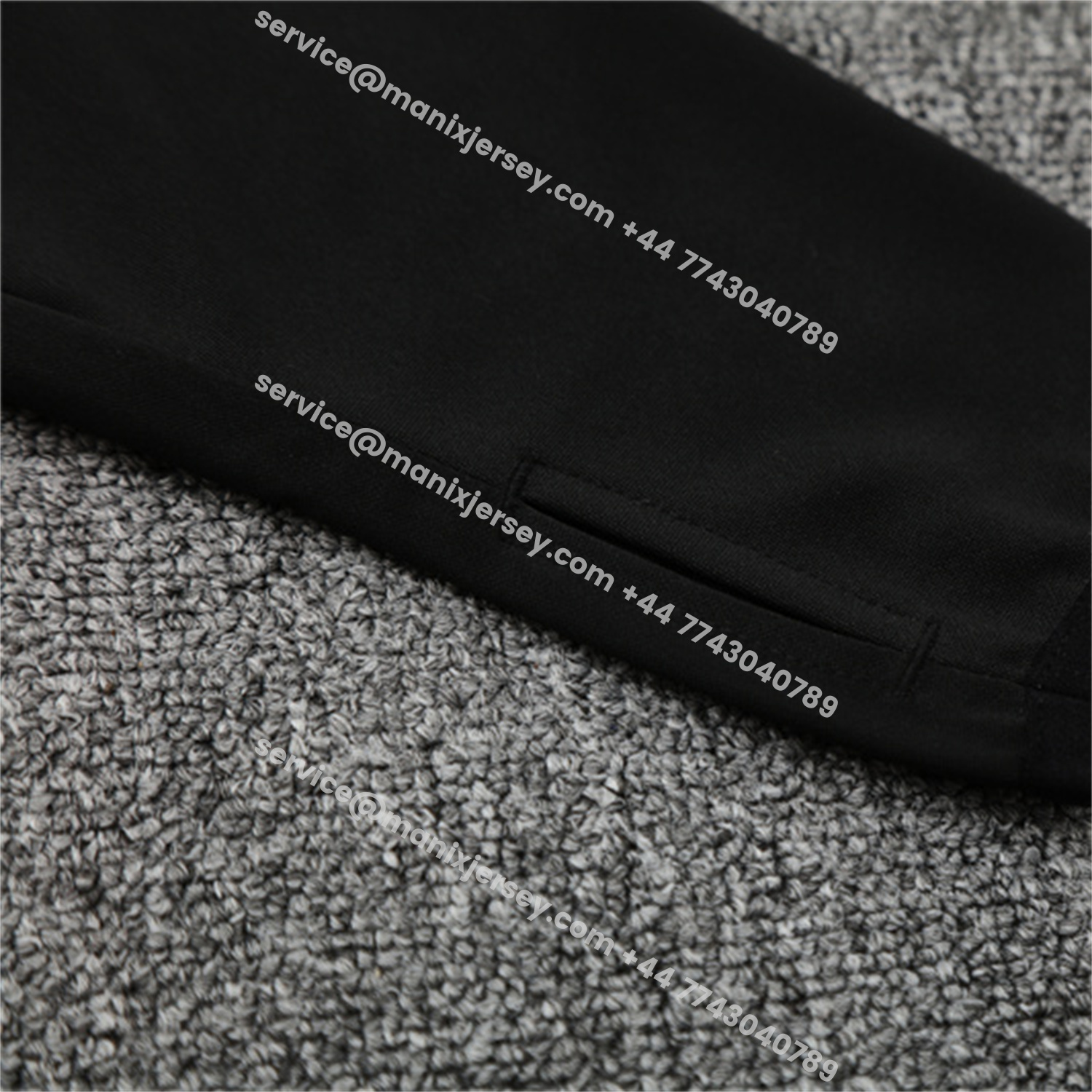 ManixJersey.com | Liver.pool 25-26 Kids Long Sleeve Training Set - Black Top & Black Pants -Customize Name, Number and Patch | Worldwide Shipping
