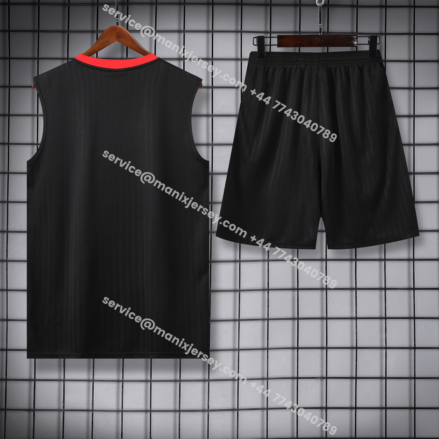 ManixJersey.com | Manchester United 25-26 Vest Training Set - Red Retro Logo Black Vest & Black Shorts -Customize Name, Number and Patch | Worldwide Shipping