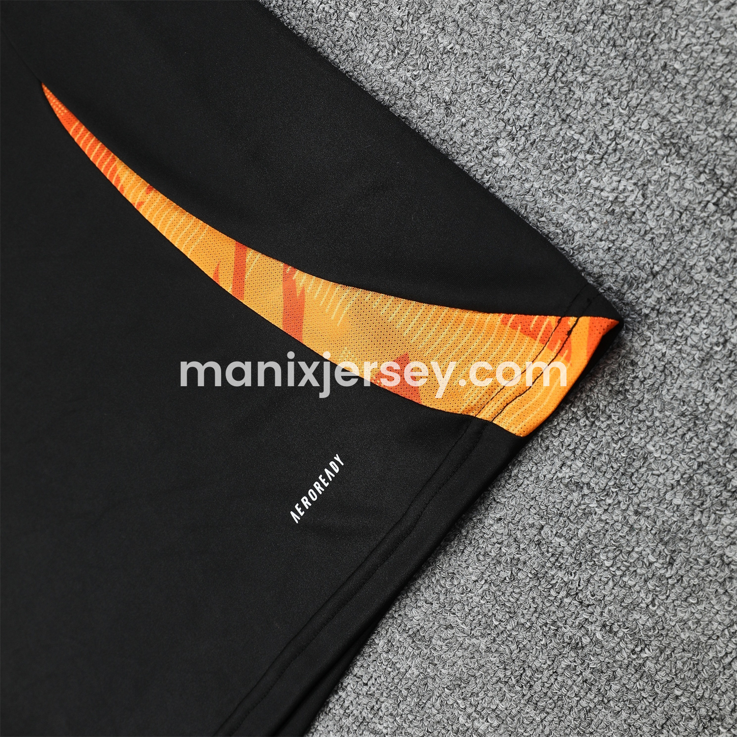 ManixJersey.com | Atletico Mineiro 25-26 Short-Sleeve Kids Training Set - Black Top With Black Shorts -Customize Name, Number and Patch | Worldwide Shipping