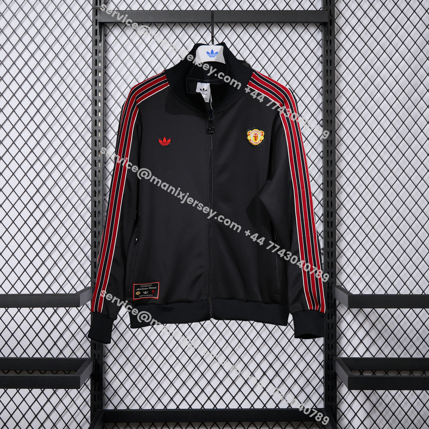ManixJersey.com | Manchester United 25-26 Red Lines Training Set - Black Top and Black Pants -Customize Name, Number and Patch | Worldwide Shipping