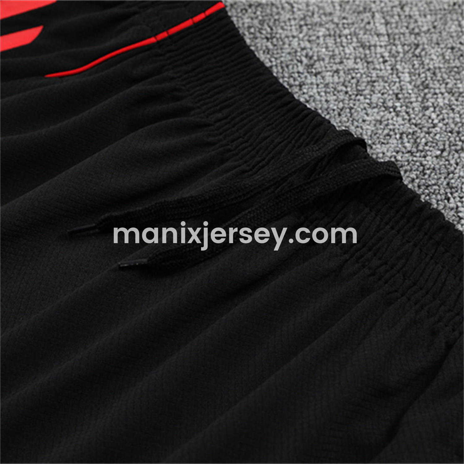 ManixJersey.com | Manchester United 25-26 Kid Short-Sleeve Training Set - White Top & Black Shorts -Customize Name, Number and Patch | Worldwide Shipping