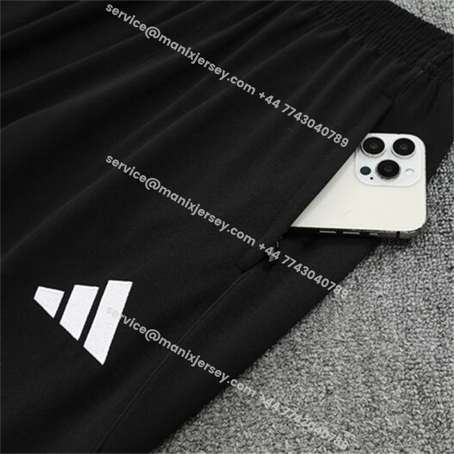 ManixJersey.com | Manchester United 25-26 Long Sleeve Training Set - White Top & Black Pants -Customize Name, Number and Patch | Worldwide Shipping