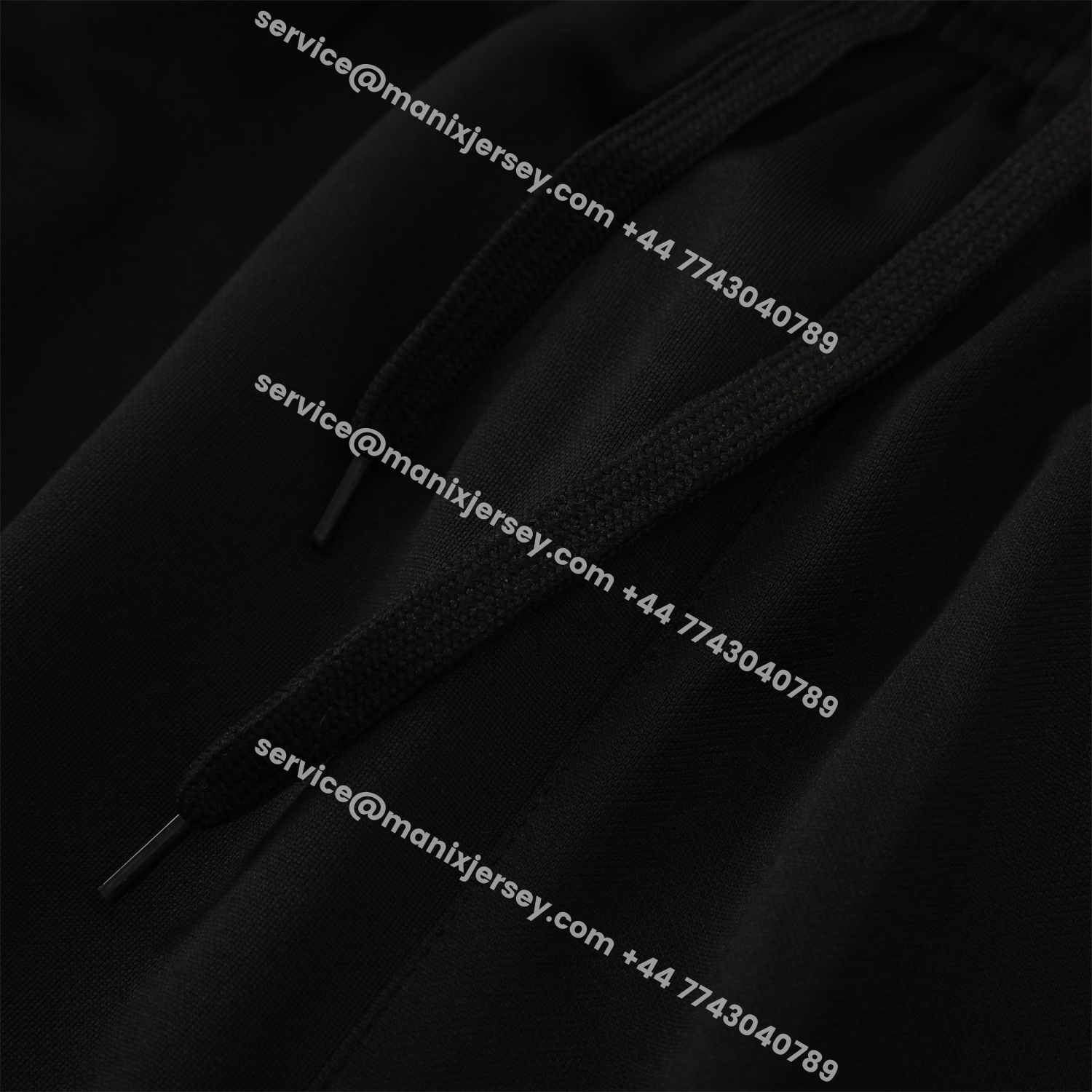 ManixJersey.com | Manchester United 25-26 Traning Hoodie Set - Flowing Red Hoodie With Black Pants -Customize Name, Number and Patch | Worldwide Shipping