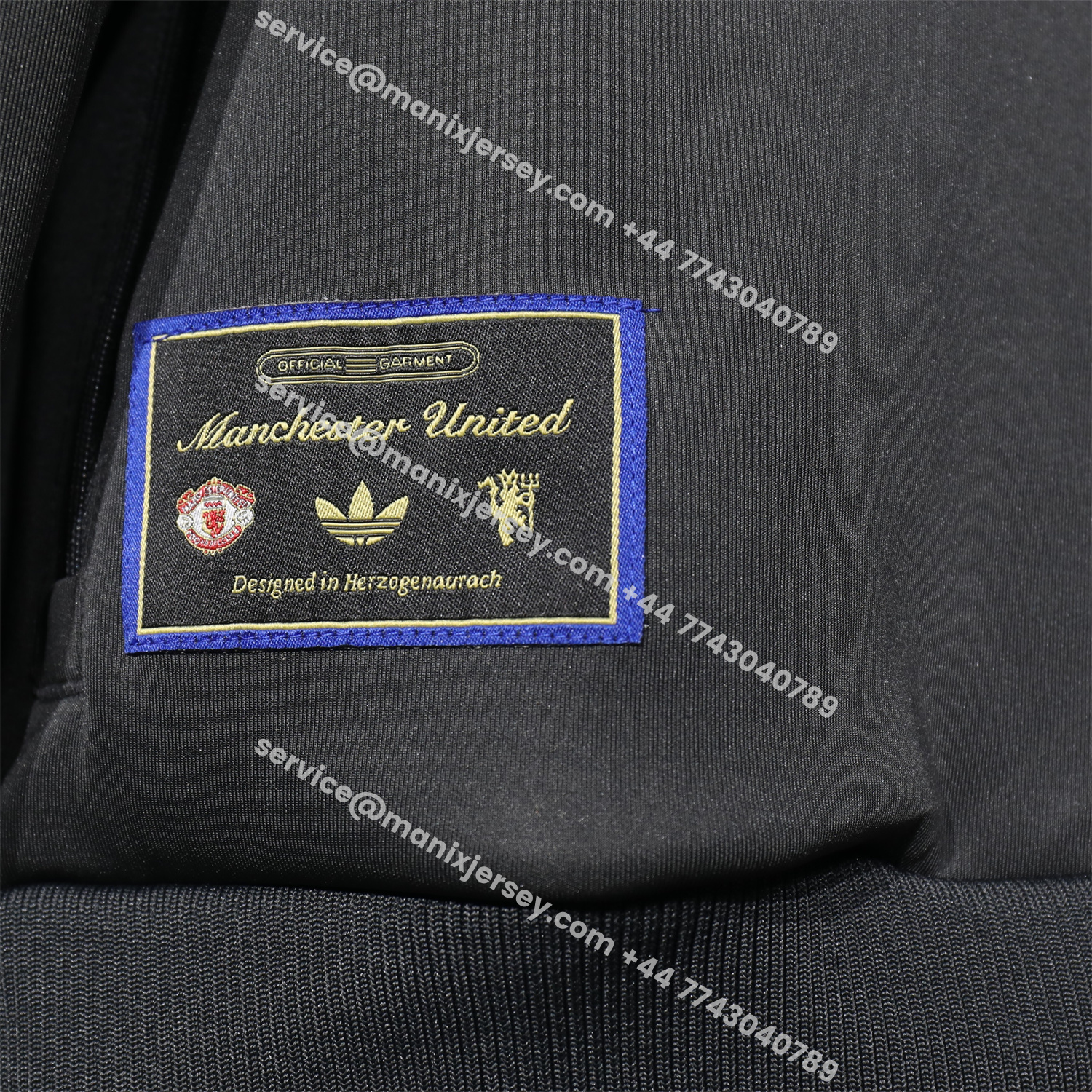 ManixJersey.com | Manchester United 25-26 Pure Color Training Set - Black Top and Black Pants -Customize Name, Number and Patch | Worldwide Shipping