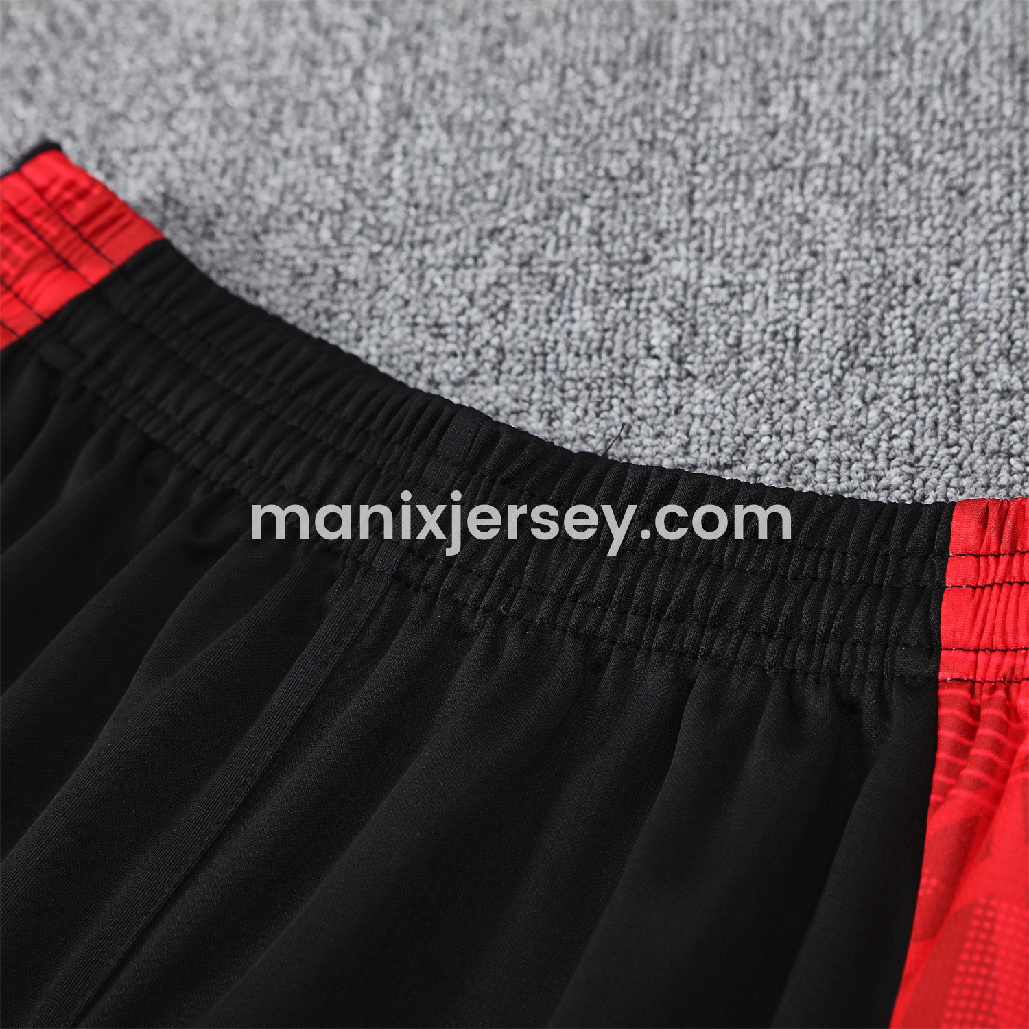 ManixJersey.com | Manchester United 24-25 Pre-Match Traning Hoodie Set - Black Top and Pants -Customize Name, Number and Patch | Worldwide Shipping