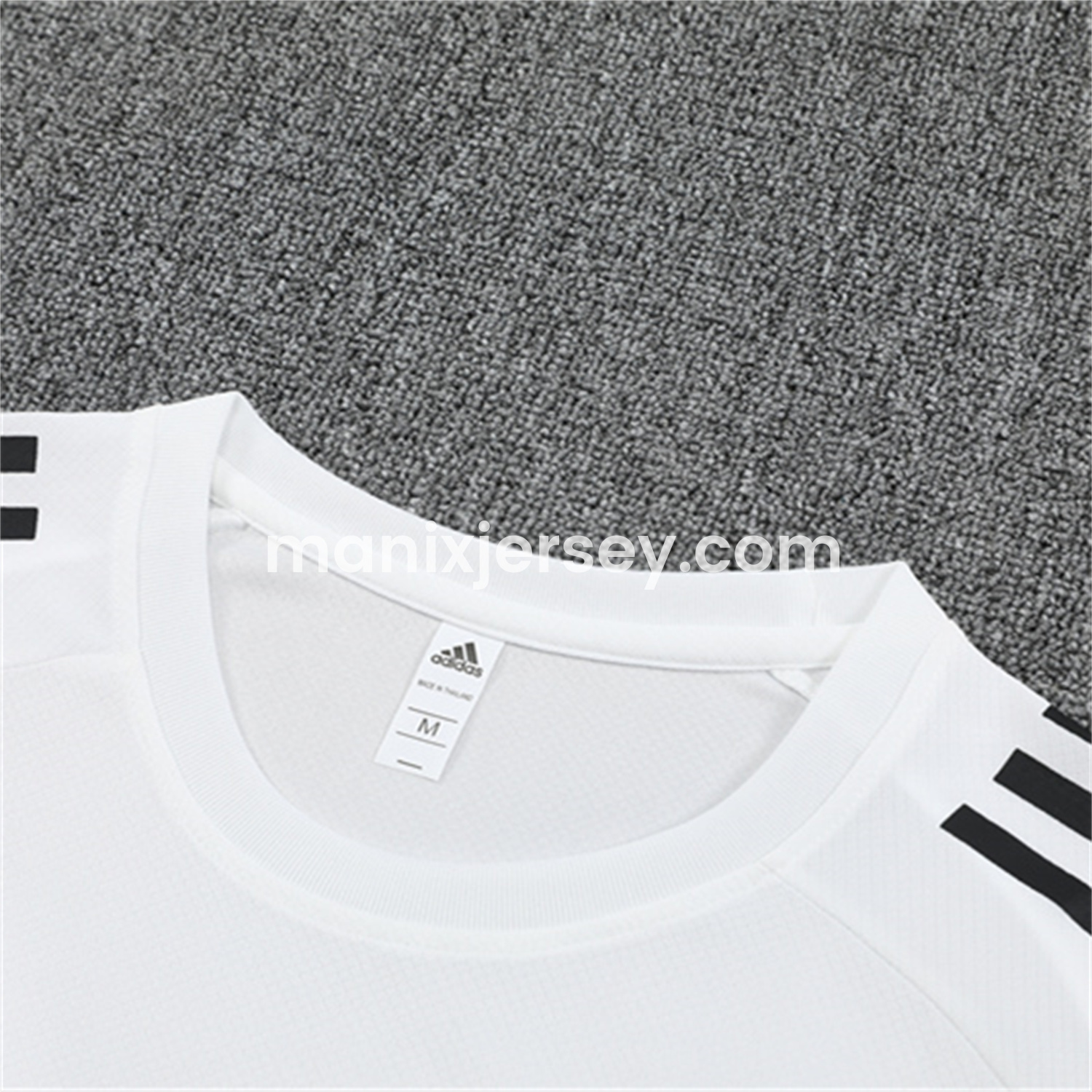 ManixJersey.com | Manchester United 25-26 Kid Short-Sleeve Training Set - White Top & Black Shorts -Customize Name, Number and Patch | Worldwide Shipping