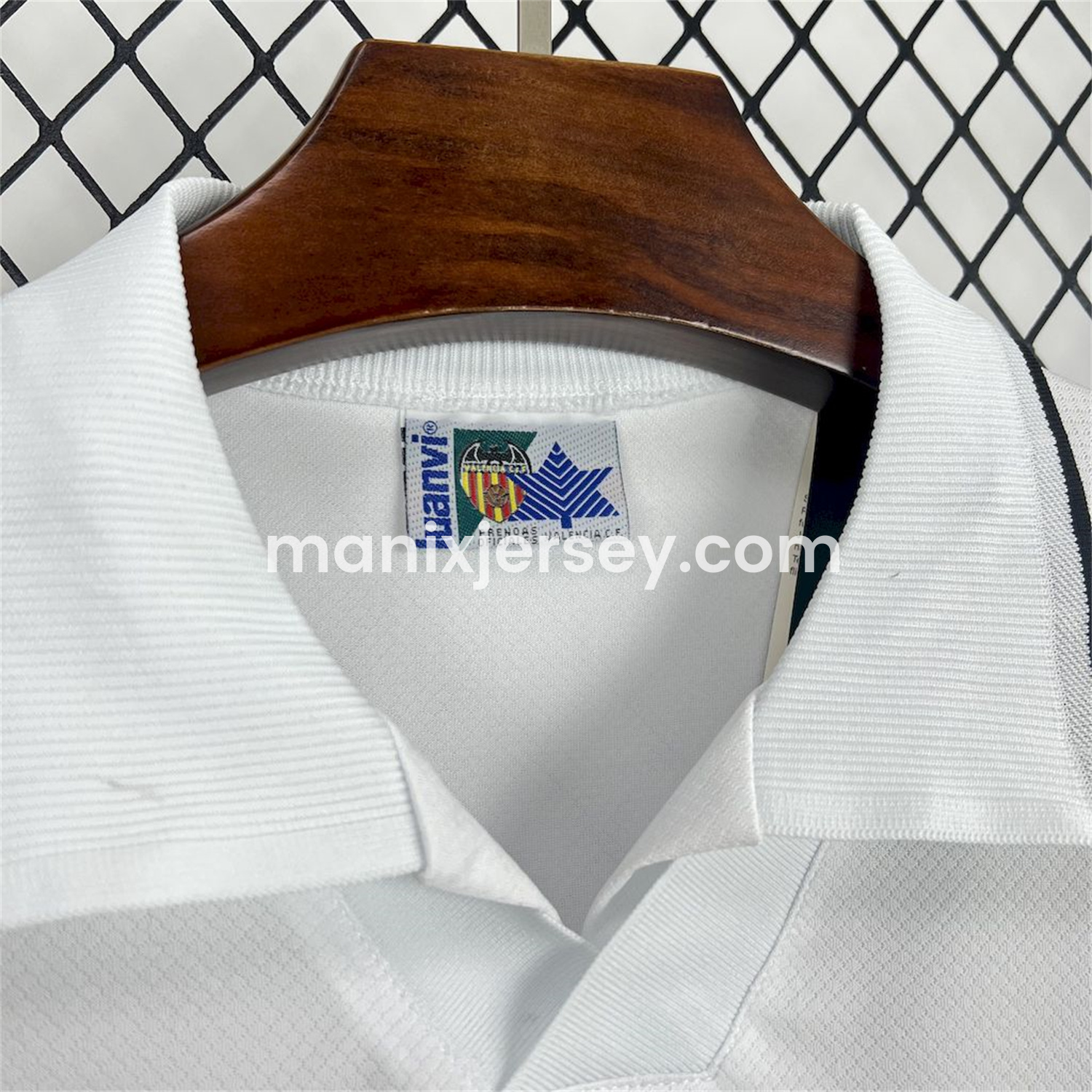 ManixJersey.com | Retro Valencia 1996-97 Home Jersey -Customize Name, Number and Patch | Worldwide Shipping