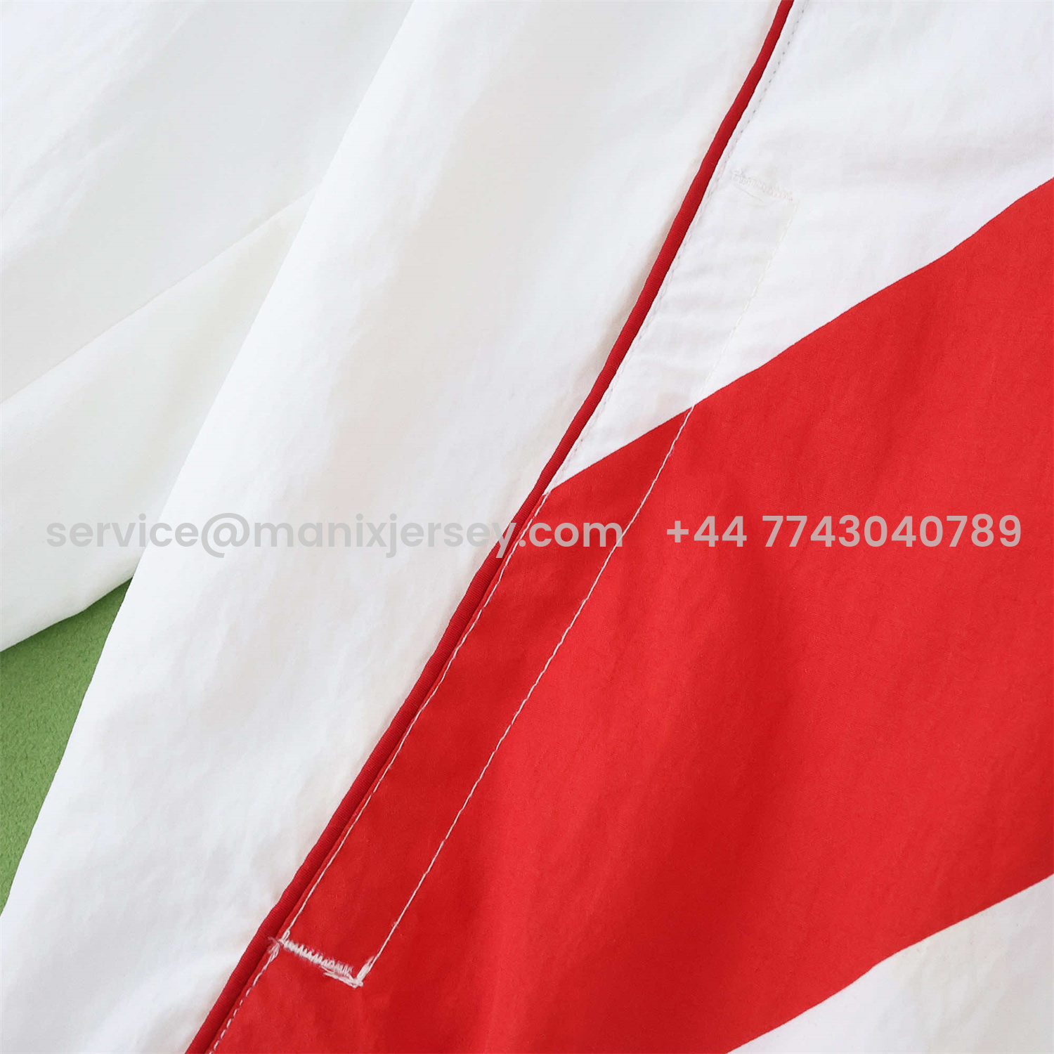 ManixJersey.com | River Plate 25-26 Throwback Windbreaker Jacket - White -Customize Name, Number and Patch | Worldwide Shipping