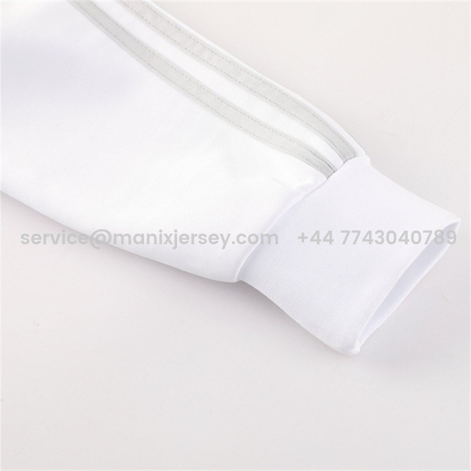 ManixJersey.com | Real Madrid 25-26 Jacket Training Tracksuit - White Jackets & Light Grey Pants -Customize Name, Number and Patch | Worldwide Shipping